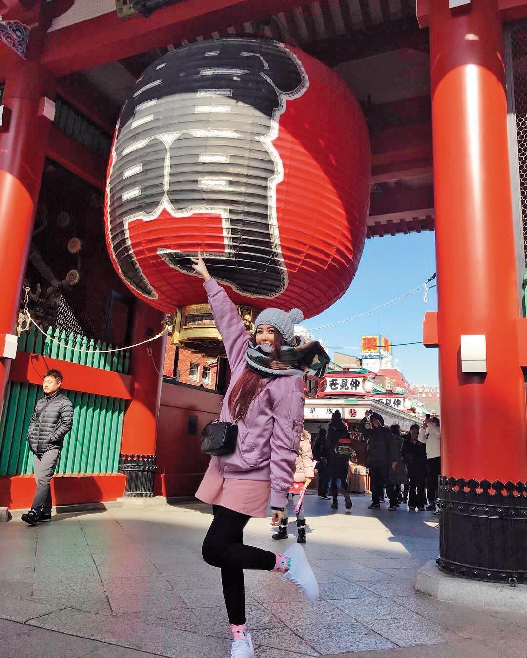 逢年過節愷樂必帶父母出國散心,因此對外匯走勢特別關注。(愷樂提供)