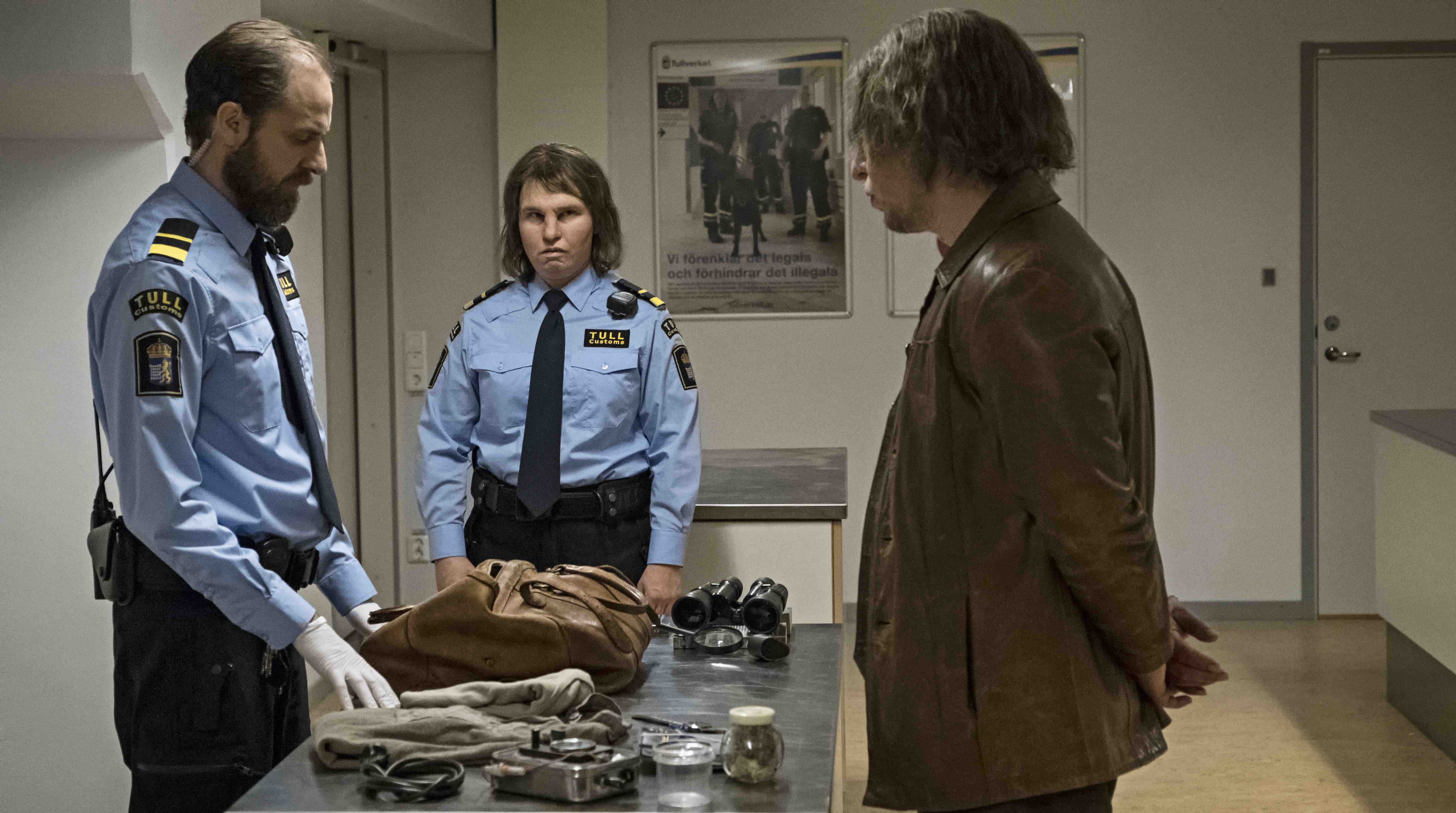 女主角非人非獸的特殊化妝令本片入圍奧斯卡最佳化妝髮型設計9強，並奪下歐洲電影獎最佳視覺特效獎。（傳影互動提供）