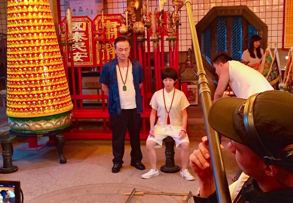 郭書瑤重扮仙姑，劇中發功模樣曝光。（HBO Asia提供）