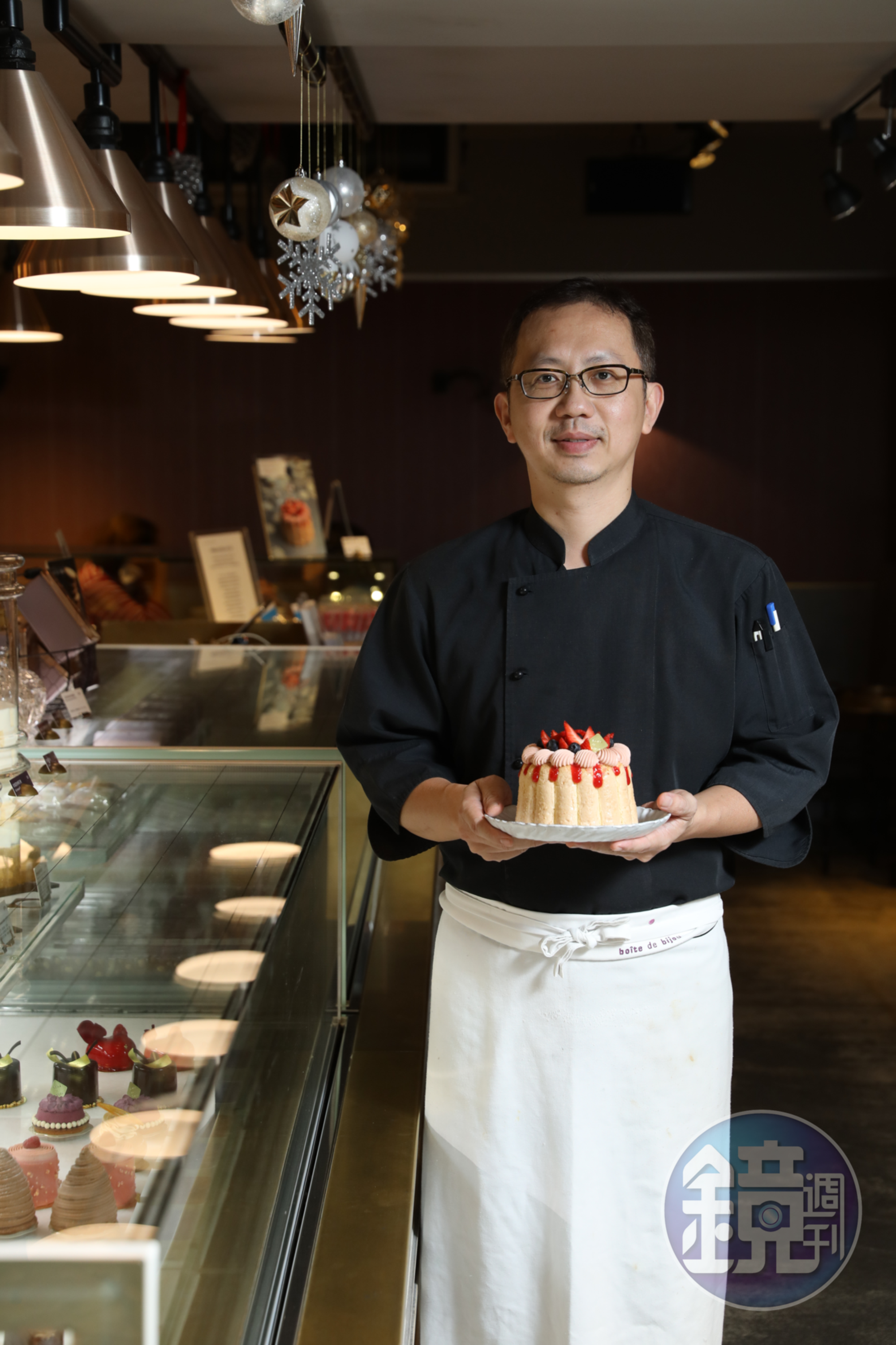 高聖億是珠寶盒的開店元老，最喜歡挑戰為法式甜點融入本土風味。
