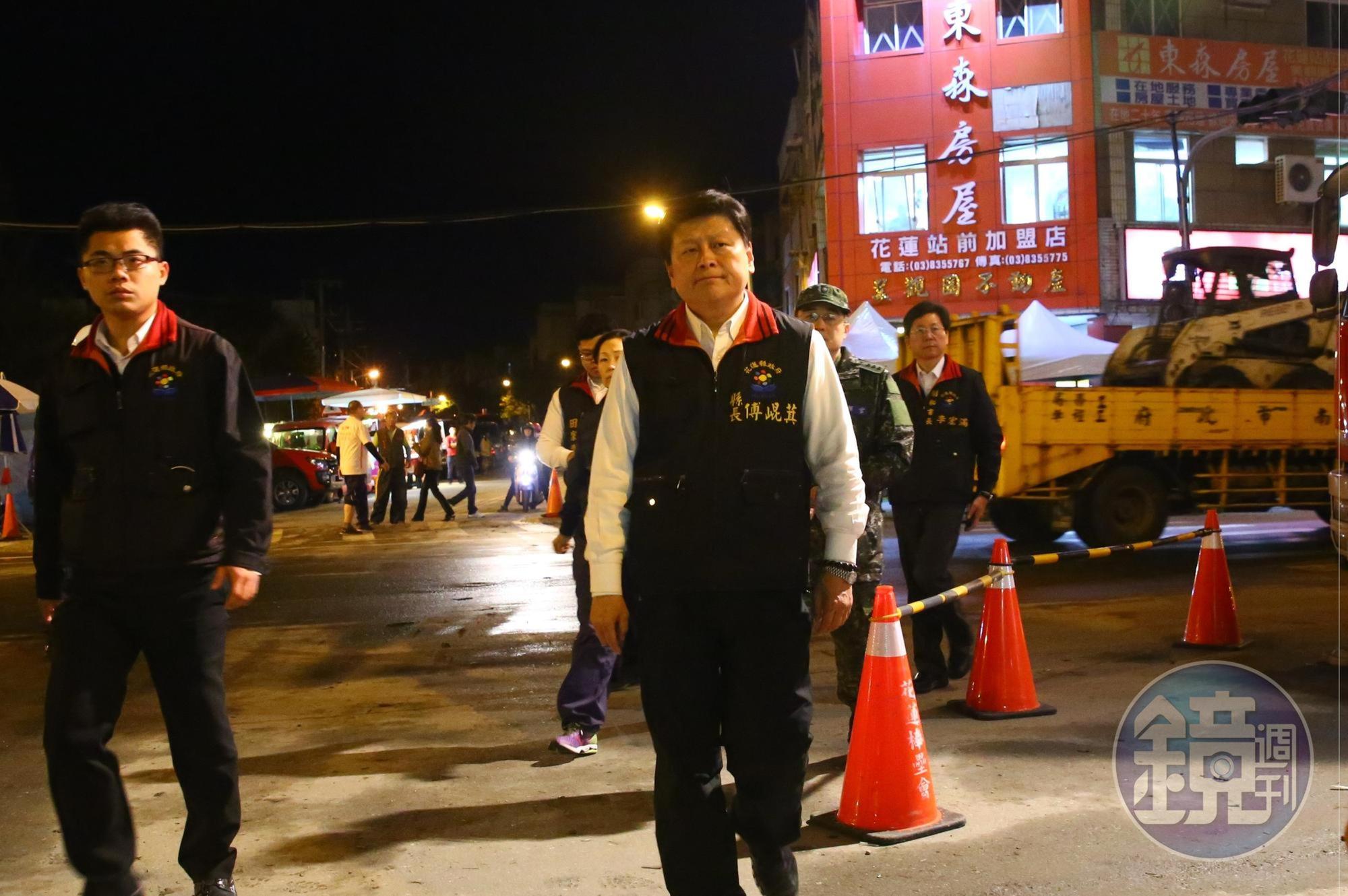 花蓮縣前縣長傅崐萁任內的標案幾乎全由在地記者得標,取得標案的多名媒體記者,今天已陸續請辭、遭停職。