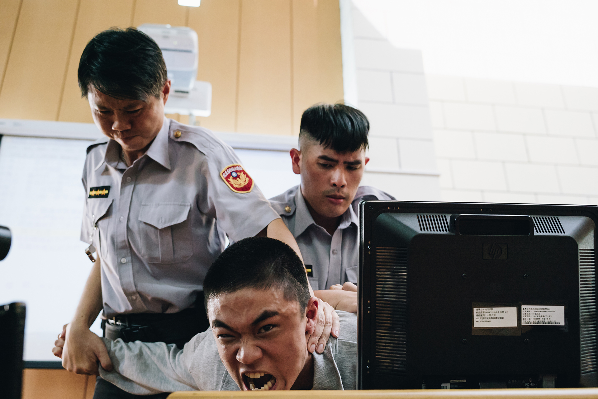 潘親御爆發力強，撞到下巴都腫了。（公視提供）
