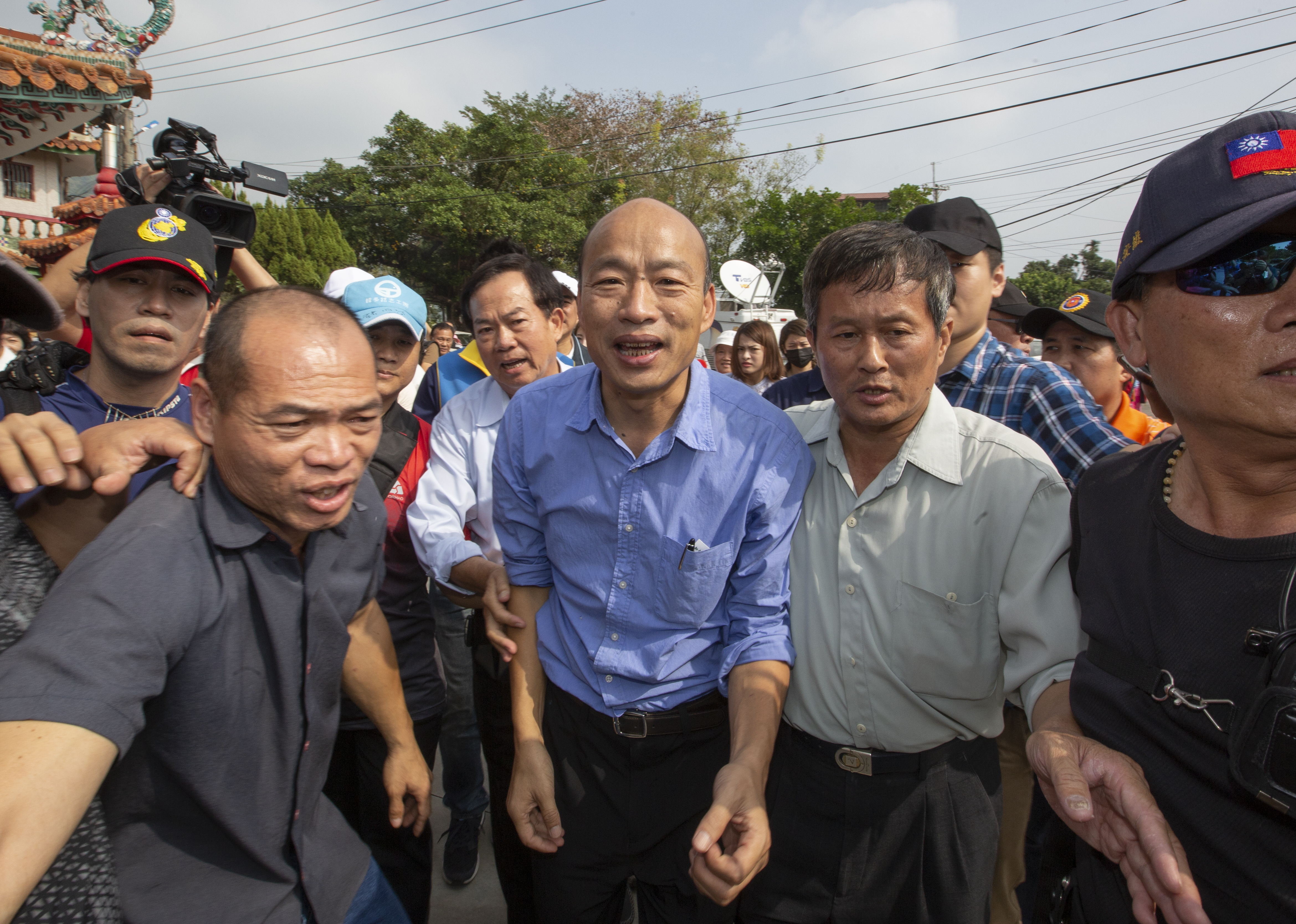 桃園市議員王浩宇po文批評，「選後沒多久，就有不少住在高雄的朋友後悔投給韓國瑜。」