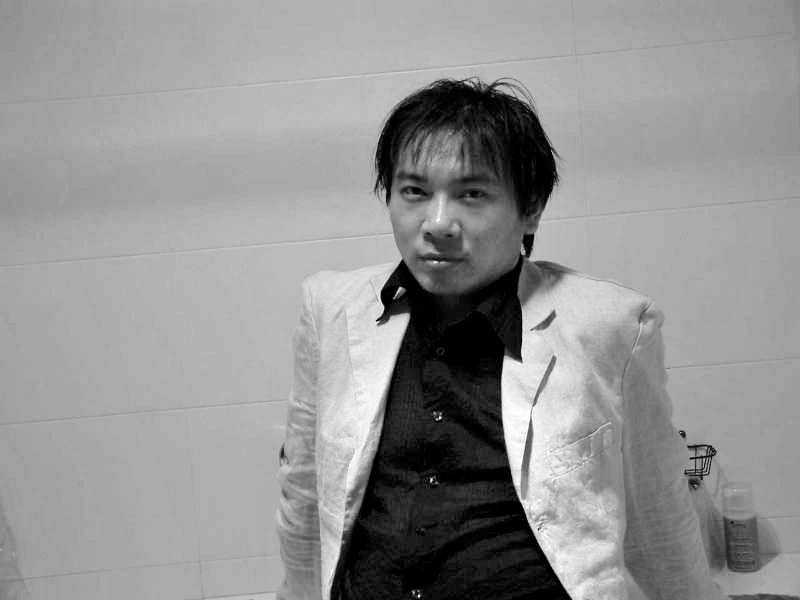 在廣告公司上班時的路內,正兒八經效率至上,這大概是他這輩子活得最像上班族的時期了。(路內提供)