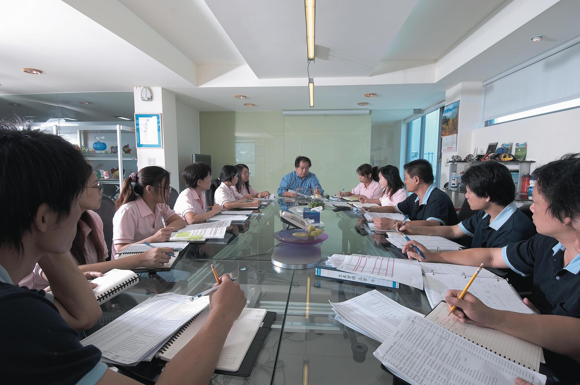 林健祥白天忙改善產品與製程,晚上和外國客人聯繫業務,身兼數職只花1年就帶領宗瑋工業轉虧為盈。(宗瑋工業提供)