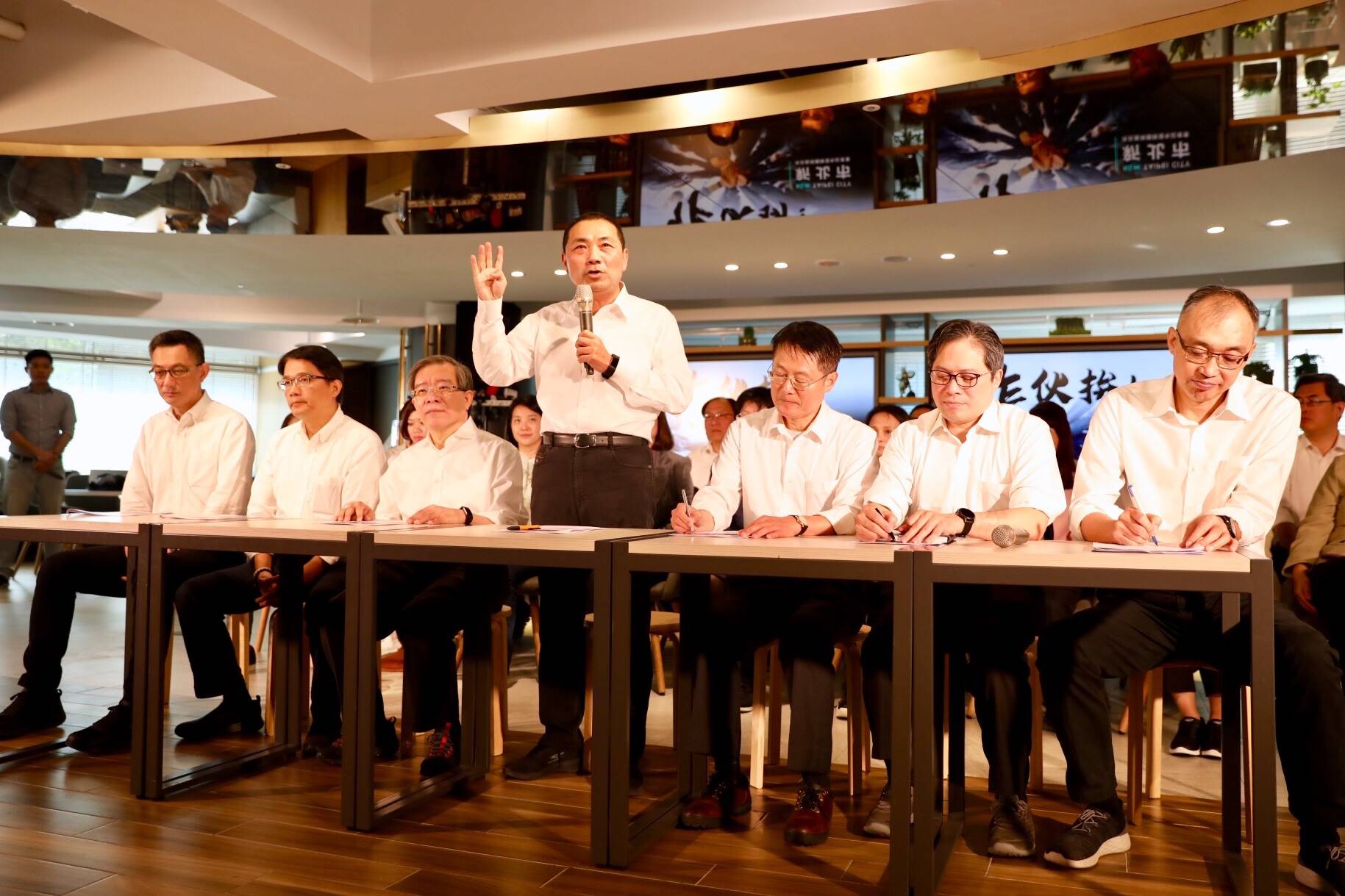 準新北市長侯友宜今公布小內閣名單。（侯友宜辦公室提供）