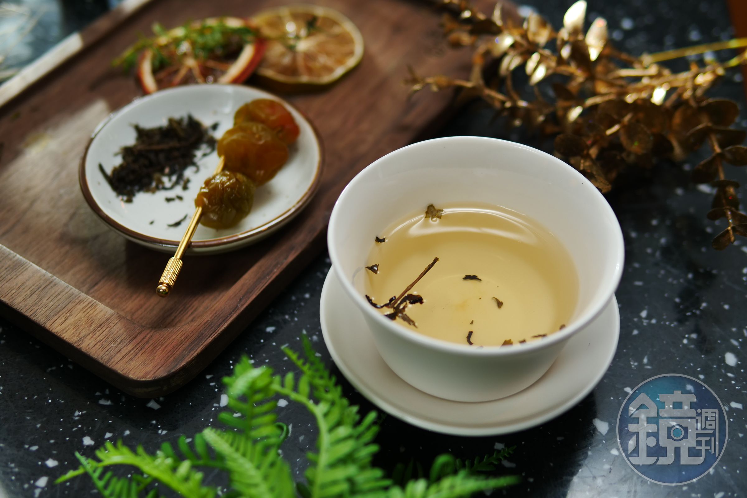 以清酒柔和了梅子酸津口感的「茶梅」，梅香芬芳。（350元／杯）