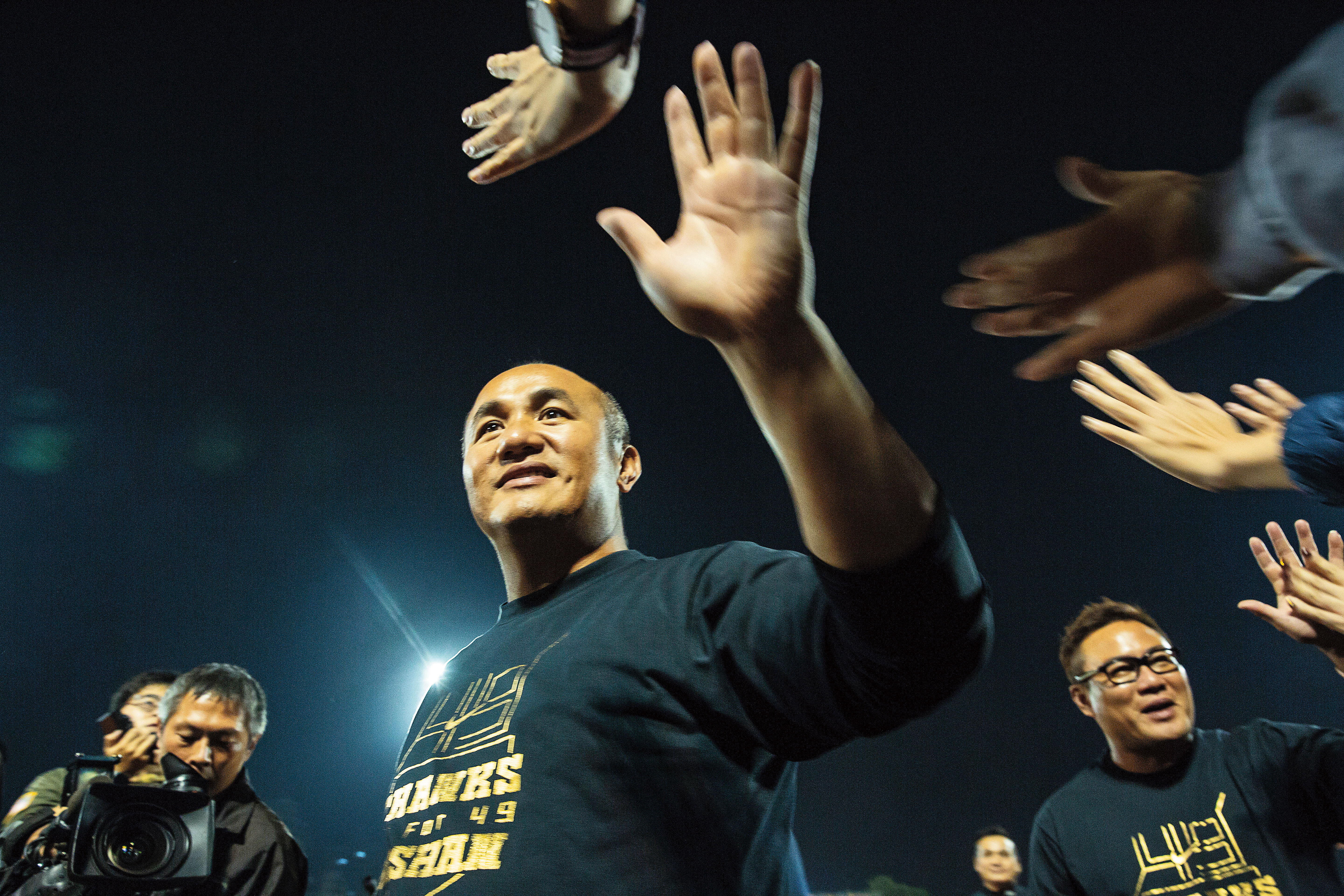 張泰山打中職20年，卻無法如願在職業球場上退休。今年12月15日，經紀公司為他舉辦盛大的自行引退儀式，來賓如雲，熱鬧非凡，興農牛時期隊友也全數前來歡送，場面感人。