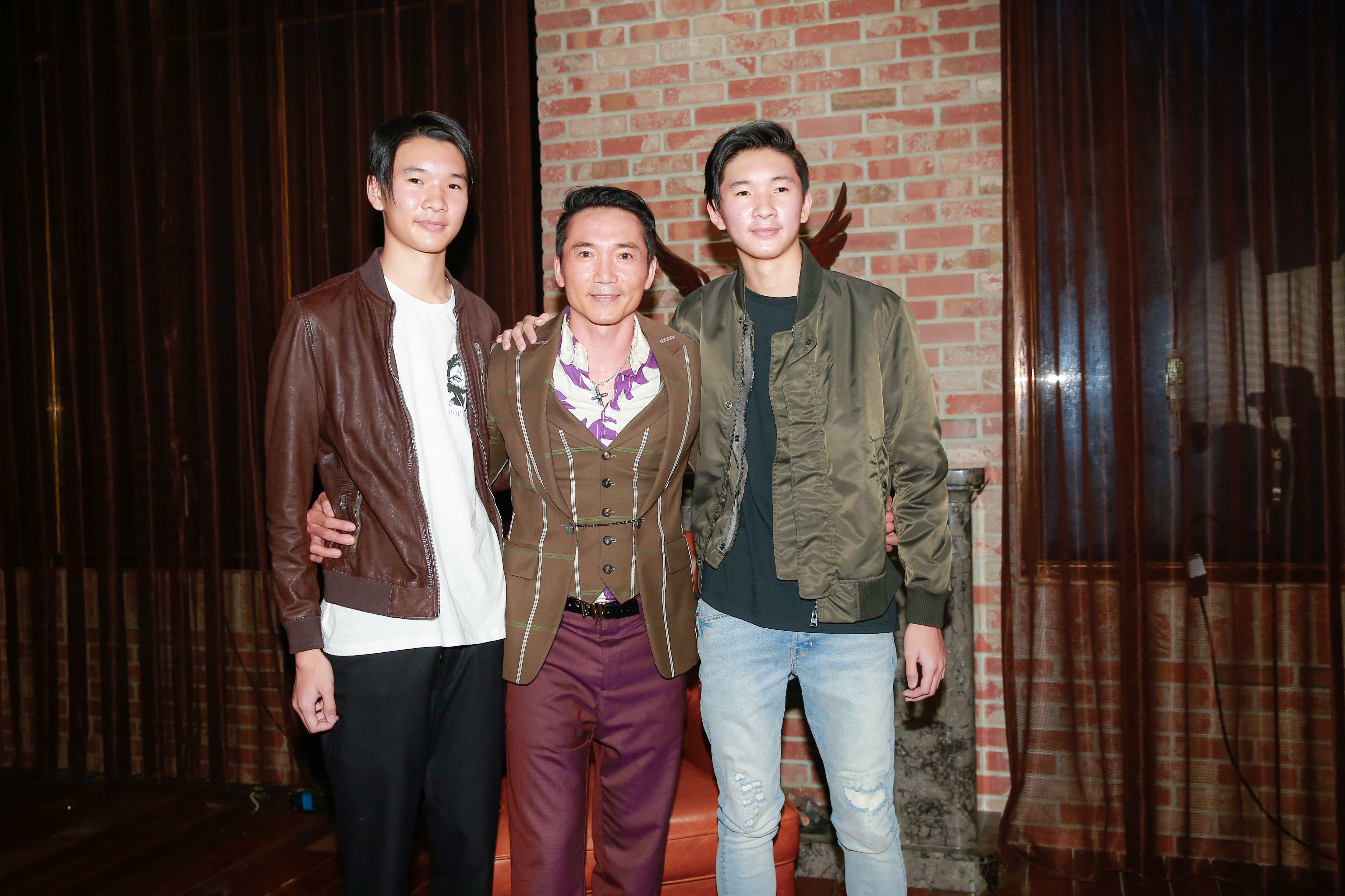 鄒兆龍首次在媒體前曝光15歲的雙胞胎兒子，2人外型清秀，卻無意跟隨老爸腳步當明星。