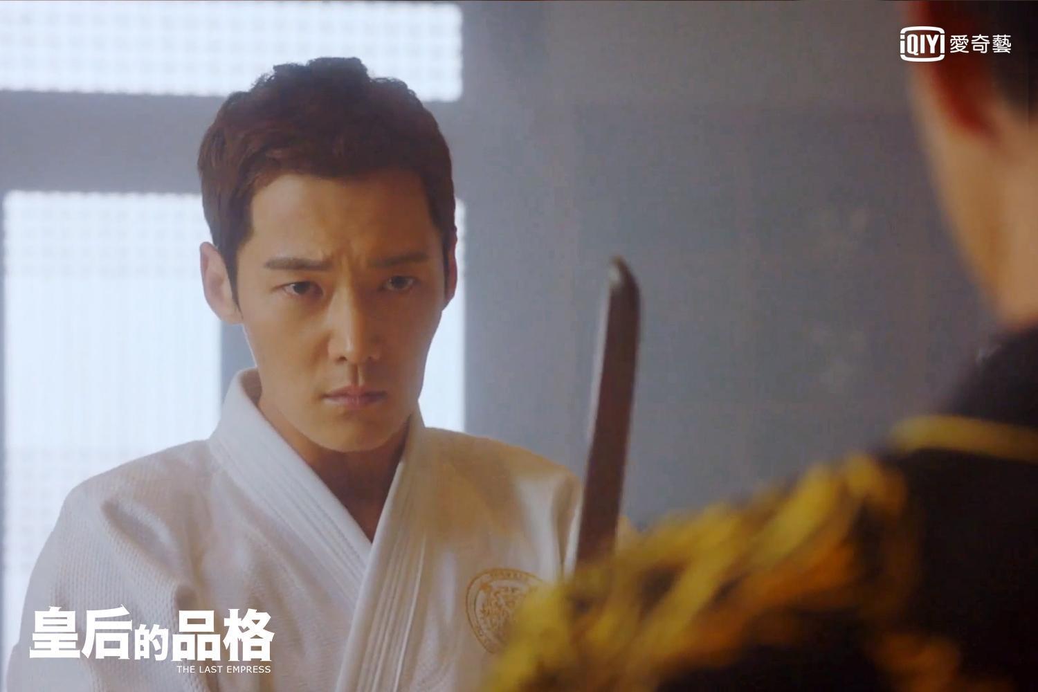 韓星崔振赫明年228將與台灣粉絲見面，一邊拍《皇后的品格》一邊準備見面會，他坦言怕準備不夠好。（愛奇藝台灣站提供）