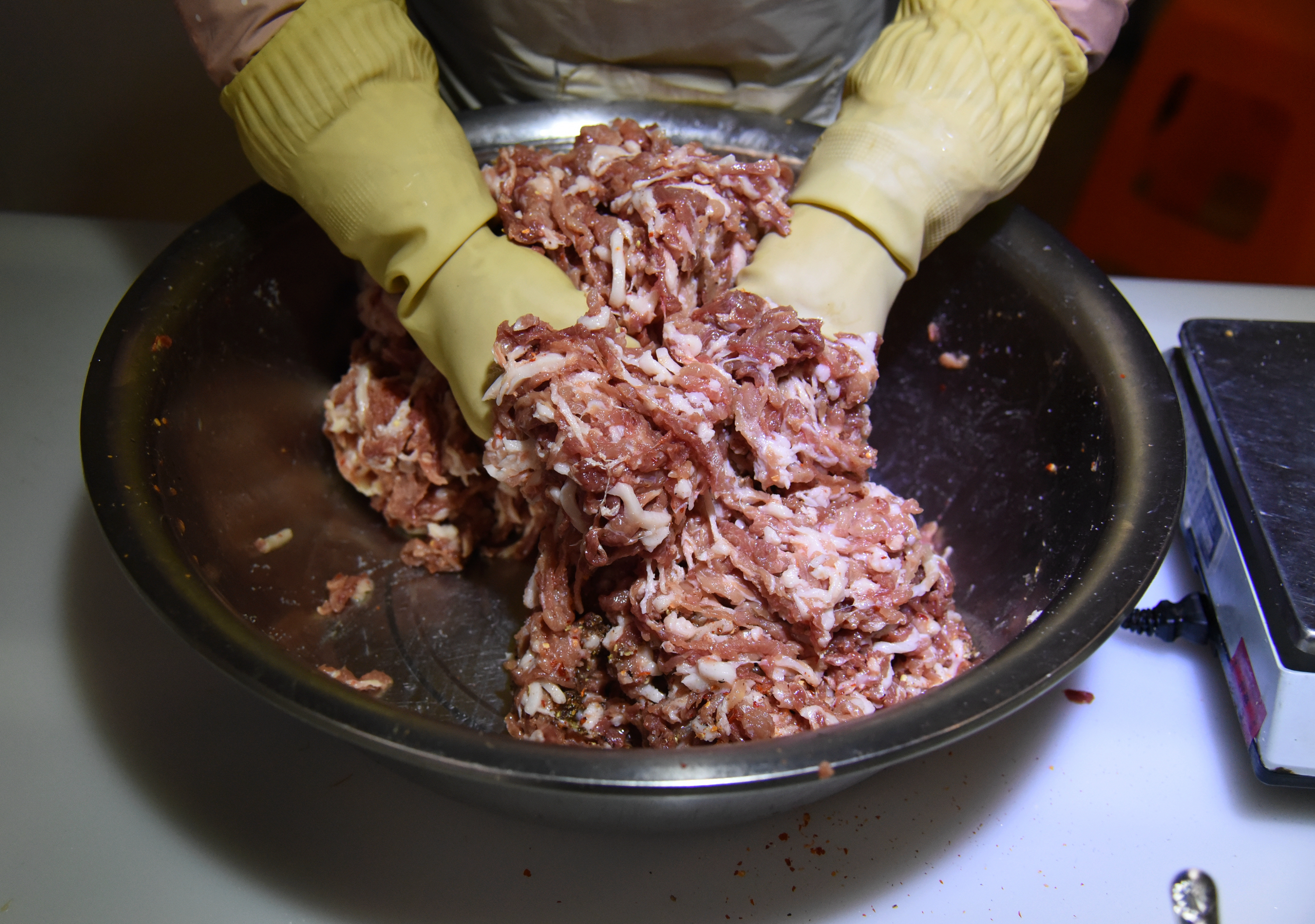 黃女攜帶0.3公斤的豬絞肉意圖闖關，圖為豬絞肉示意圖。（東方IC）