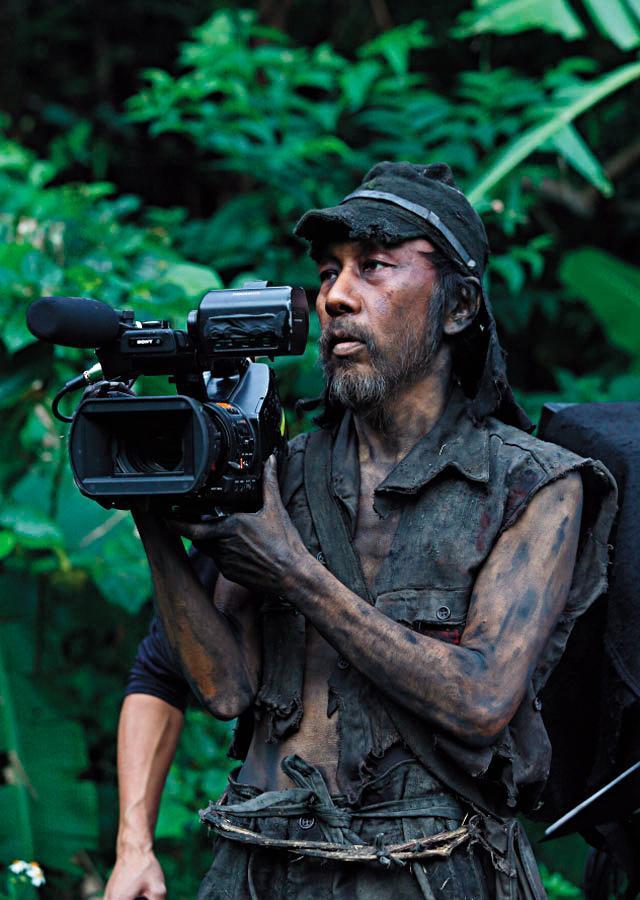 塚本晋也透過電影《野火》傳遞反戰訊息。(翻攝自https://www.cinematoday.jp)