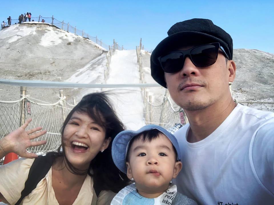 竇智孔與老婆幃幃感情好,昨天從一家三口變成四口之家。(翻攝自竇智孔臉書粉絲團)