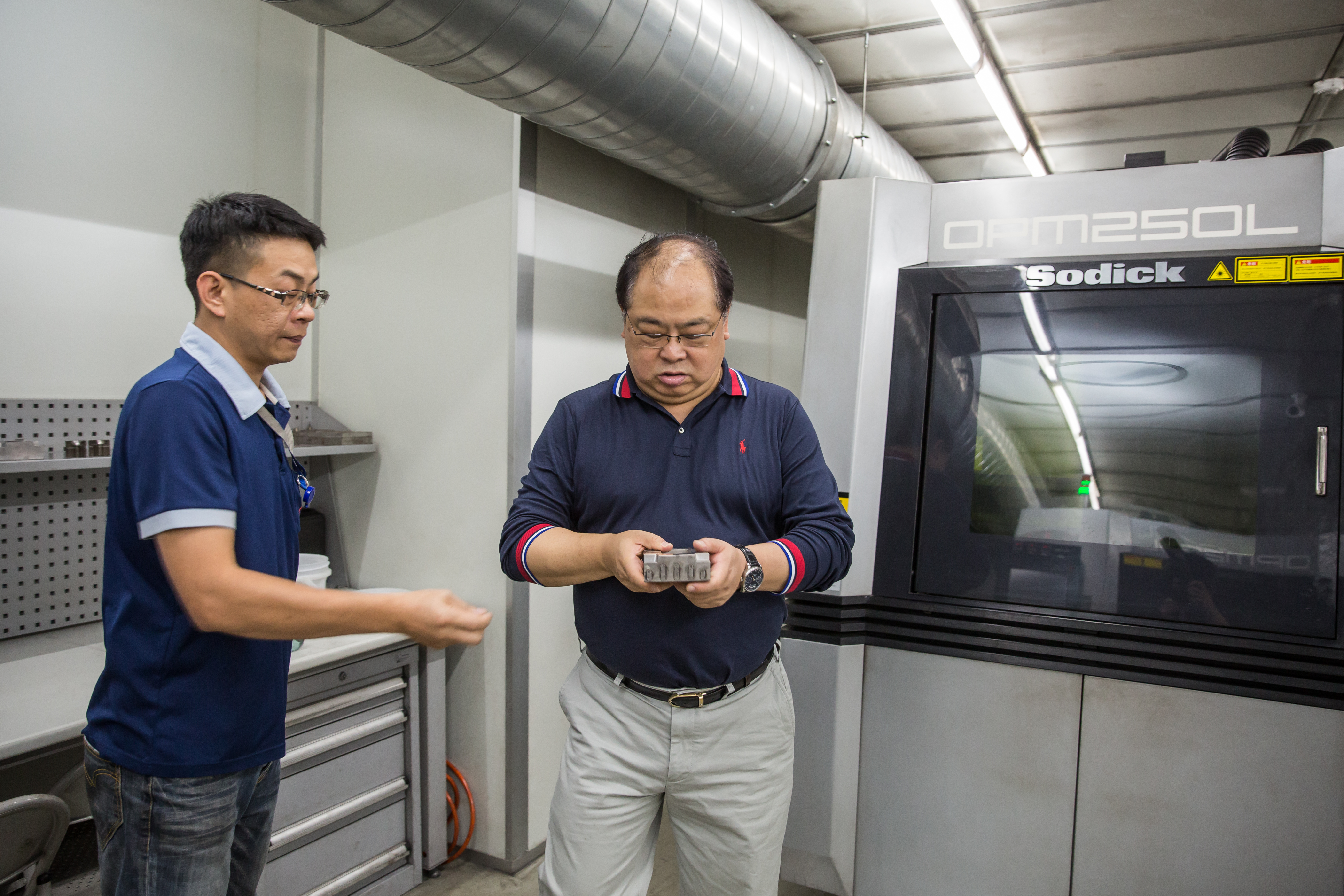 林健祥添購單價3000萬元的金屬3D列印機開模，送技師赴日受訓，可節省1/3製程時間，更環保省電。