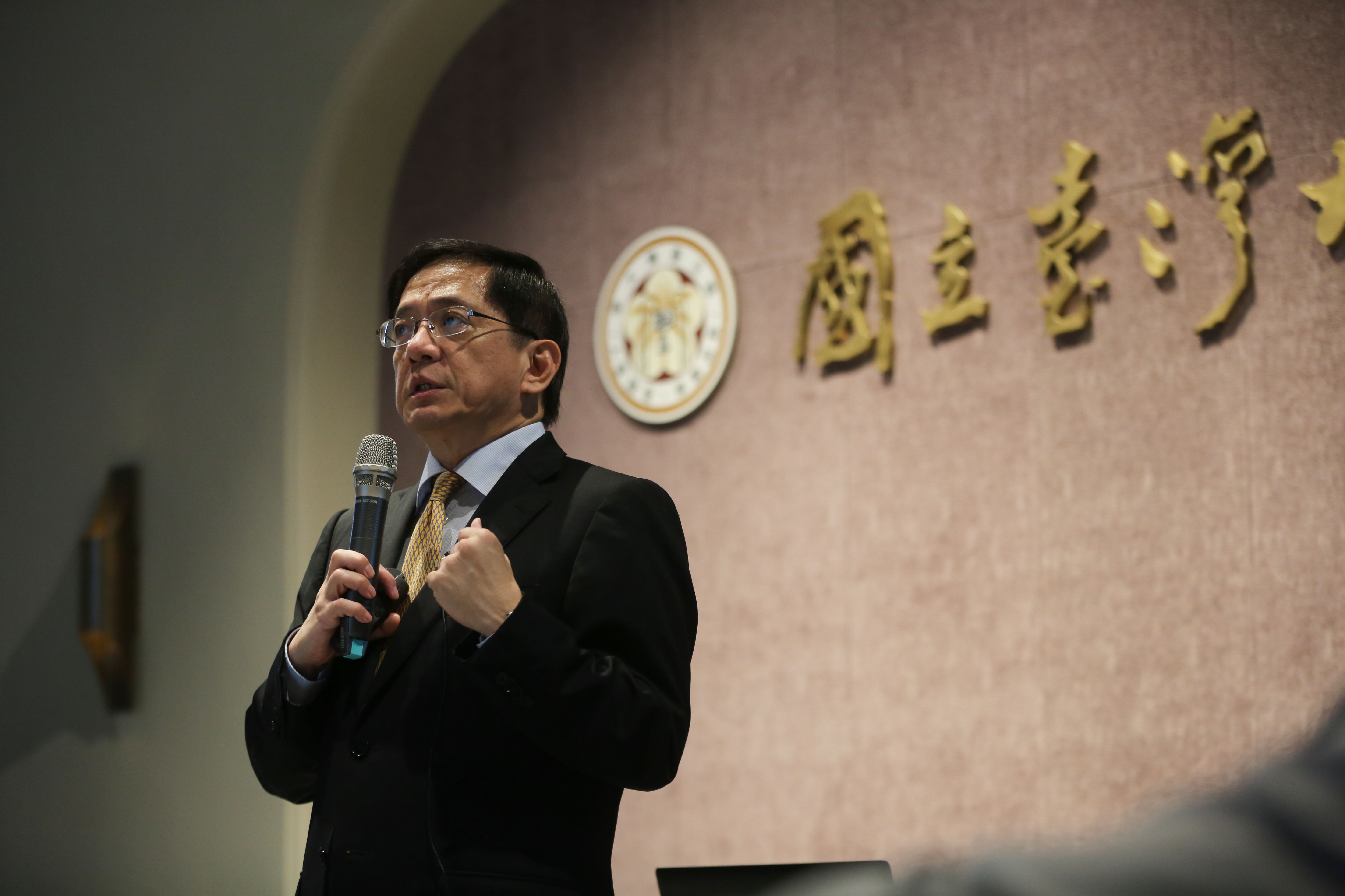 教育部長葉俊榮今天宣布，勉予同意管中閔（圖）擔任台大校長。