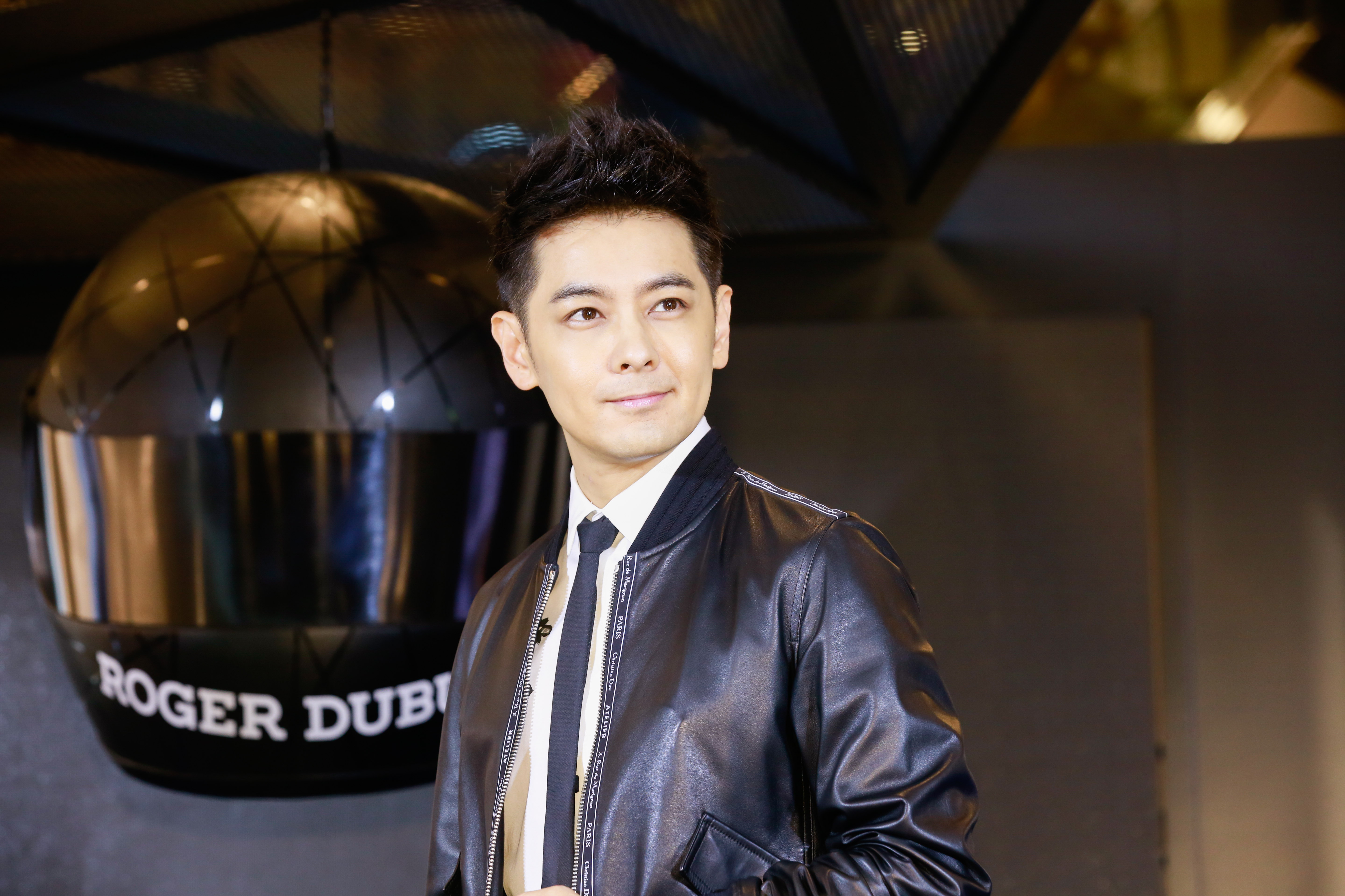 林志穎出席Roger Dubuis全新概念快閃展覽記者會，透露自己喜歡收集手錶與玩賽車。