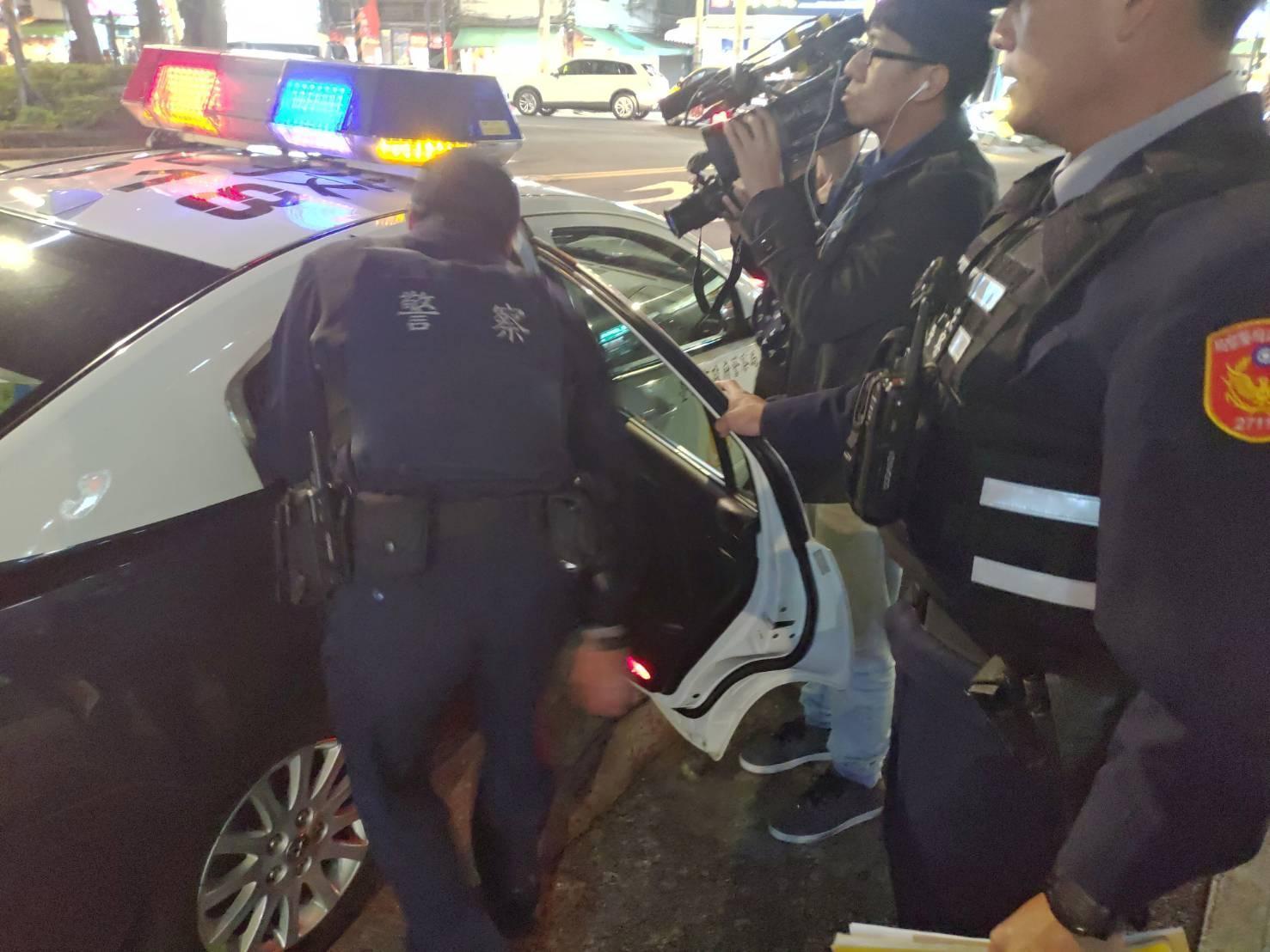 極有可能再次面臨牢獄之災的柯賜海吸引大批媒體到場。(警方提供)