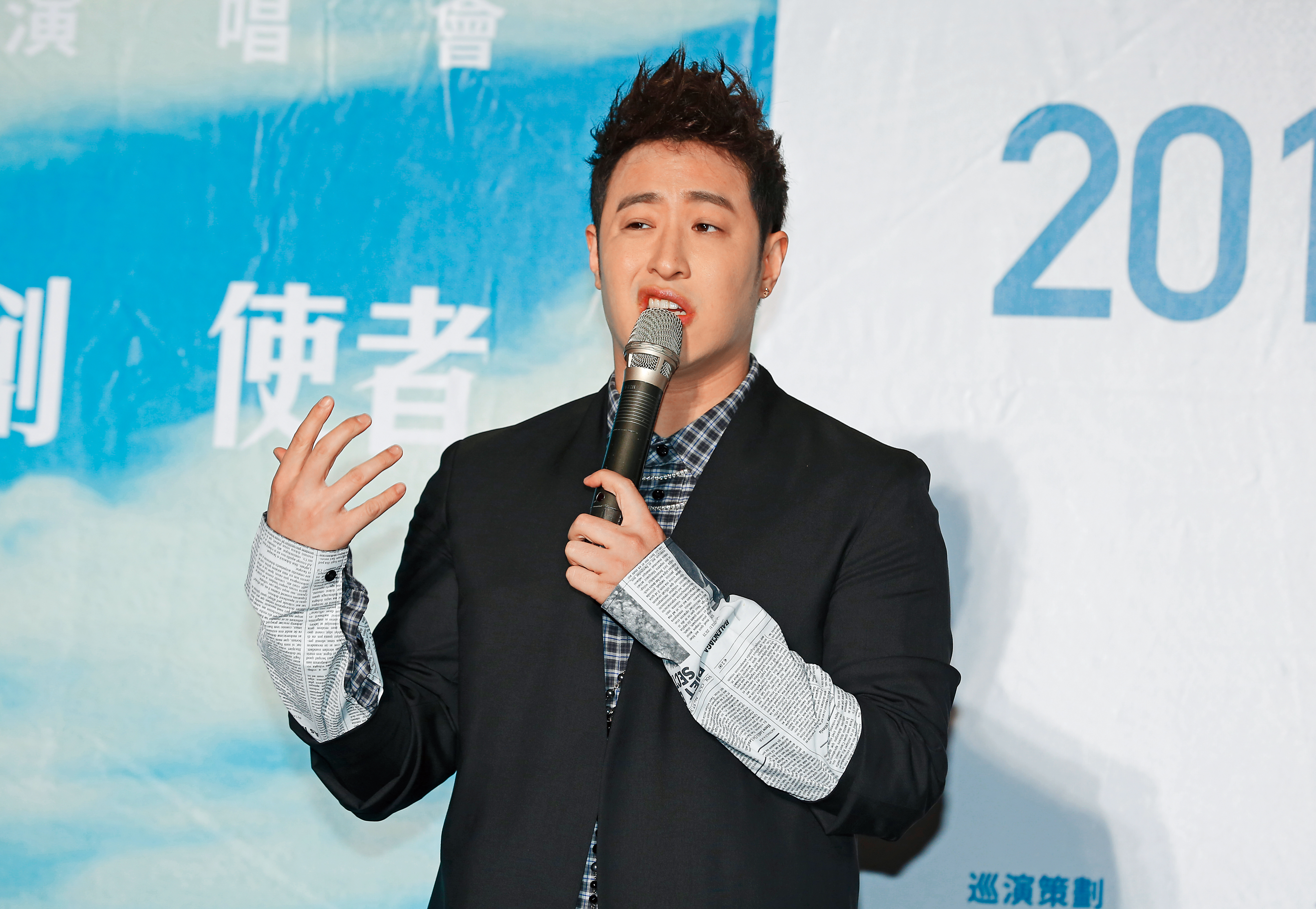 潘瑋柏向來以胖瘦自如聞名，乍看歪臉的他，果然長得有像余祥銓。