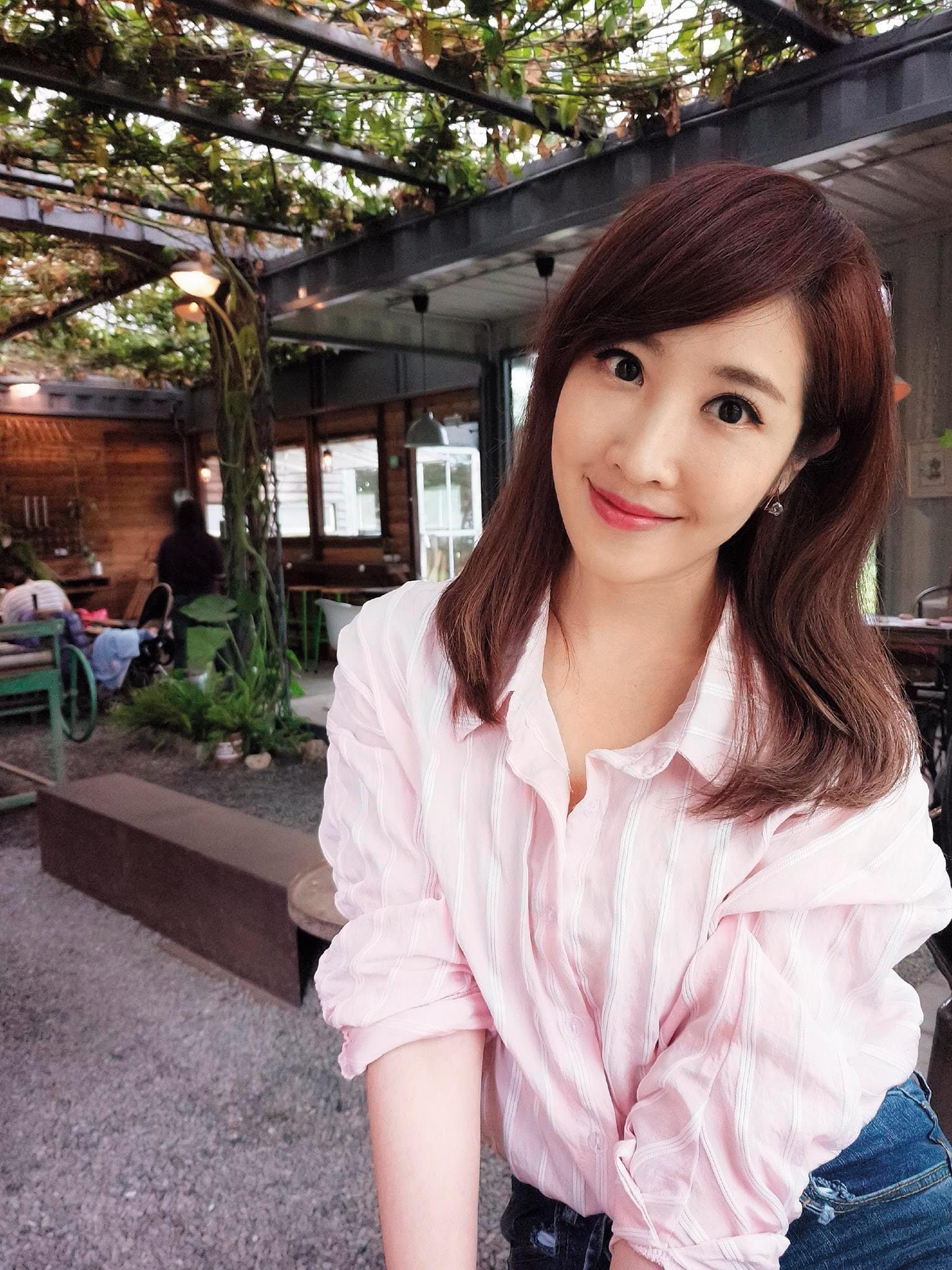 主播黃若薇曾在計程車上被吃豆腐。(翻攝自黃若薇臉書)