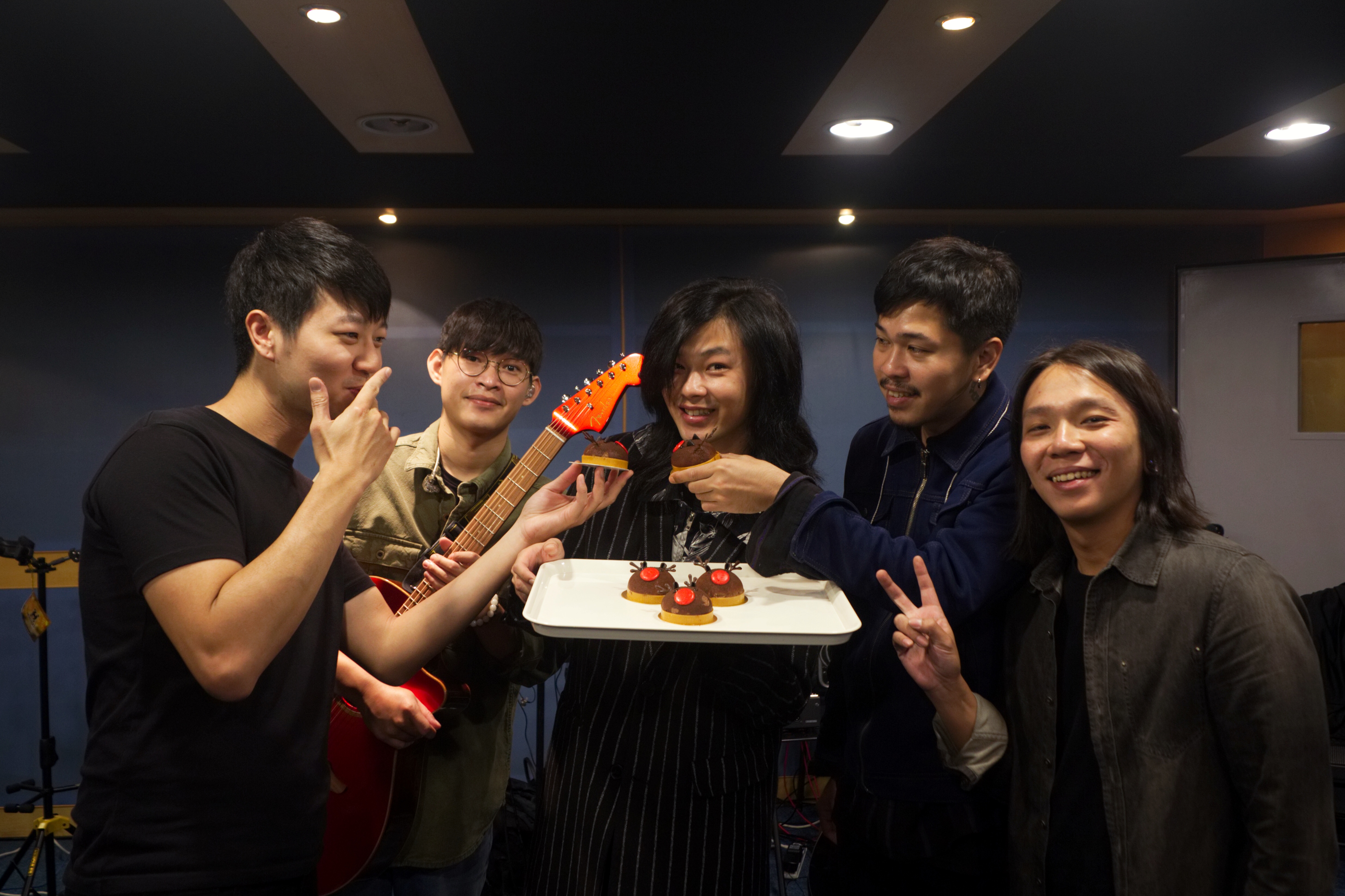 主唱聖皓耶誕節生日，麋先生開玩笑從此把過節習慣改成慶生。（相知音樂提供）