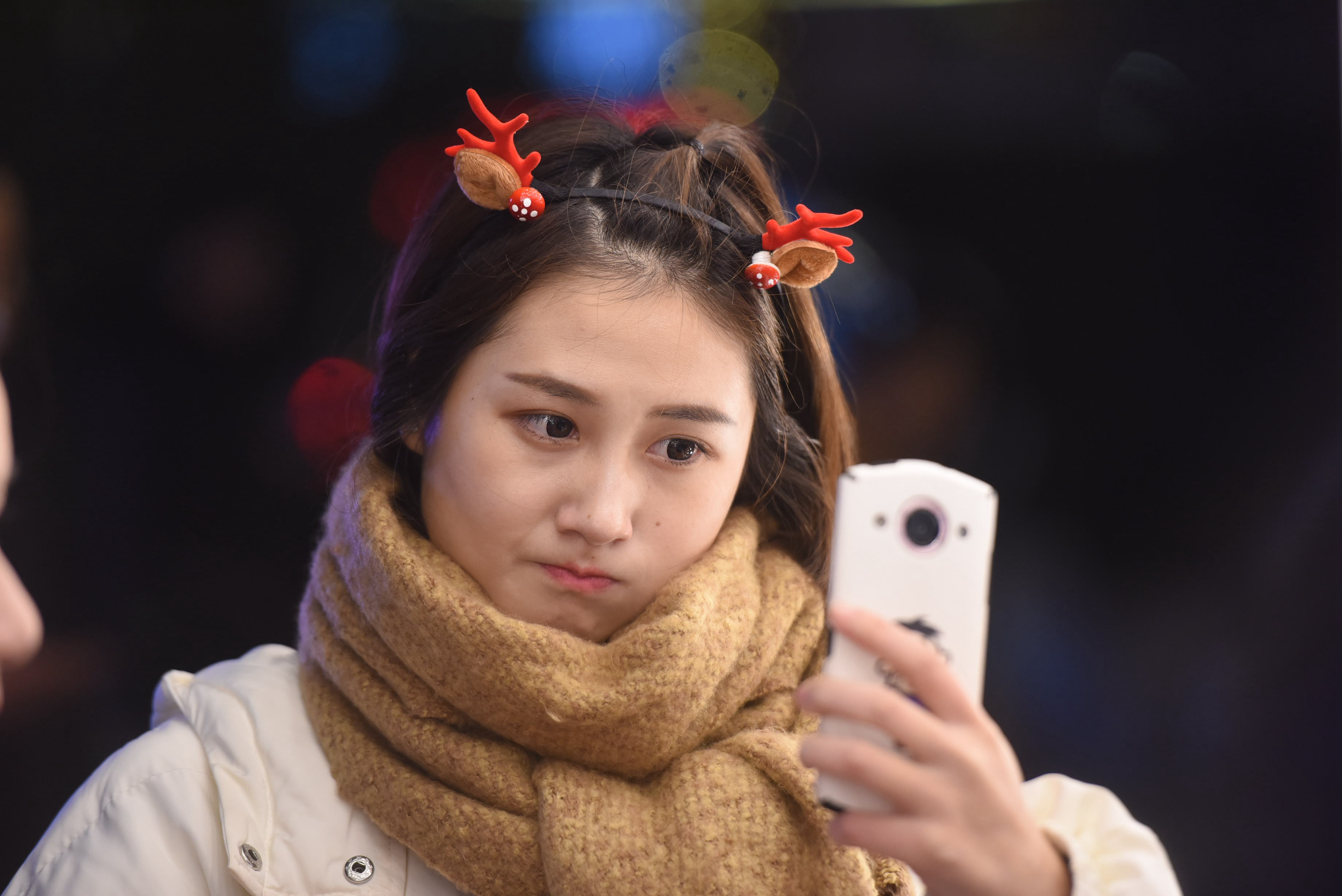 打造網紅之路，是先假裝自己是網紅。（東方IC）