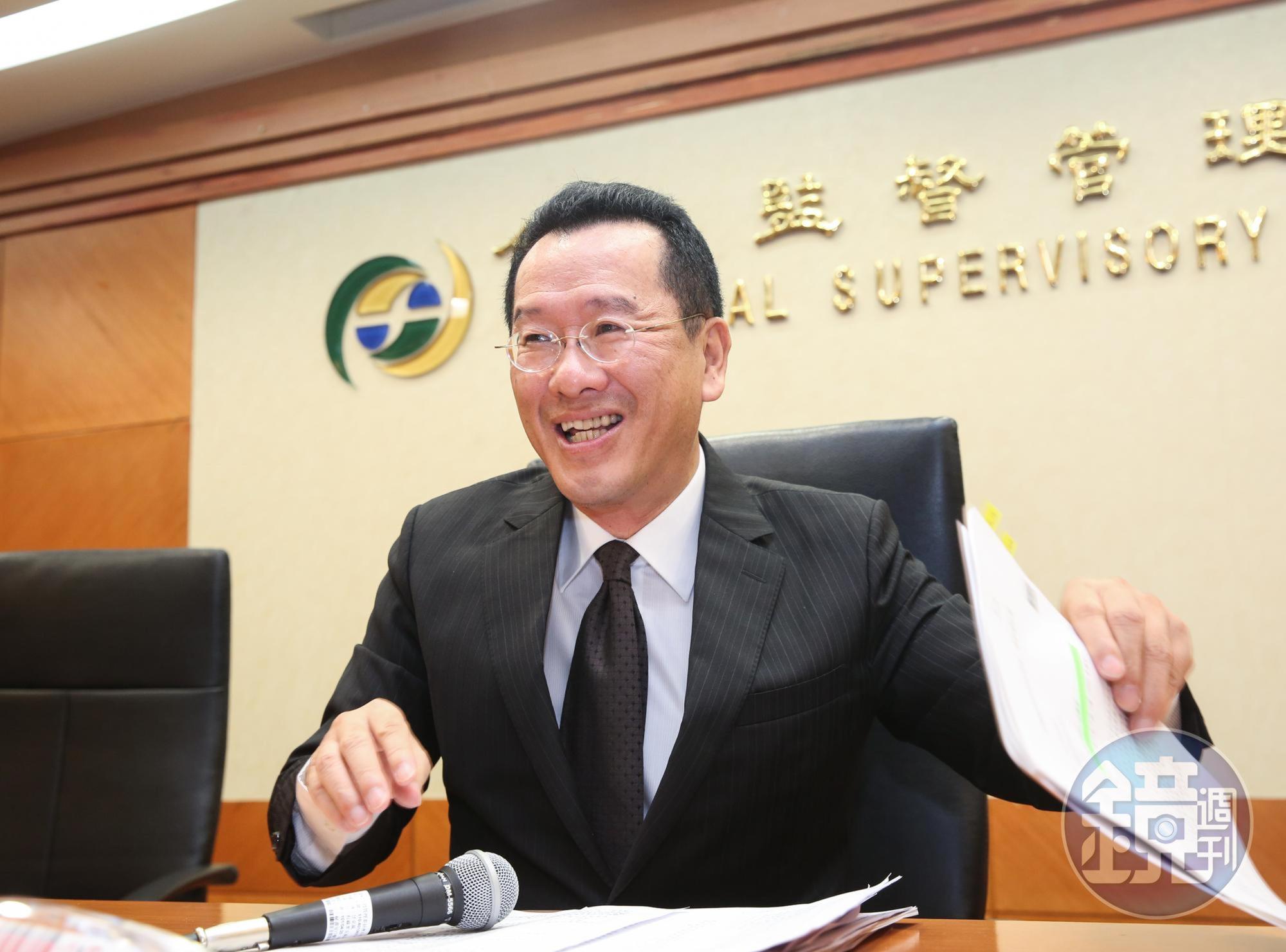 金管會主委顧立雄開放金金併，掀起市場不小漣漪。