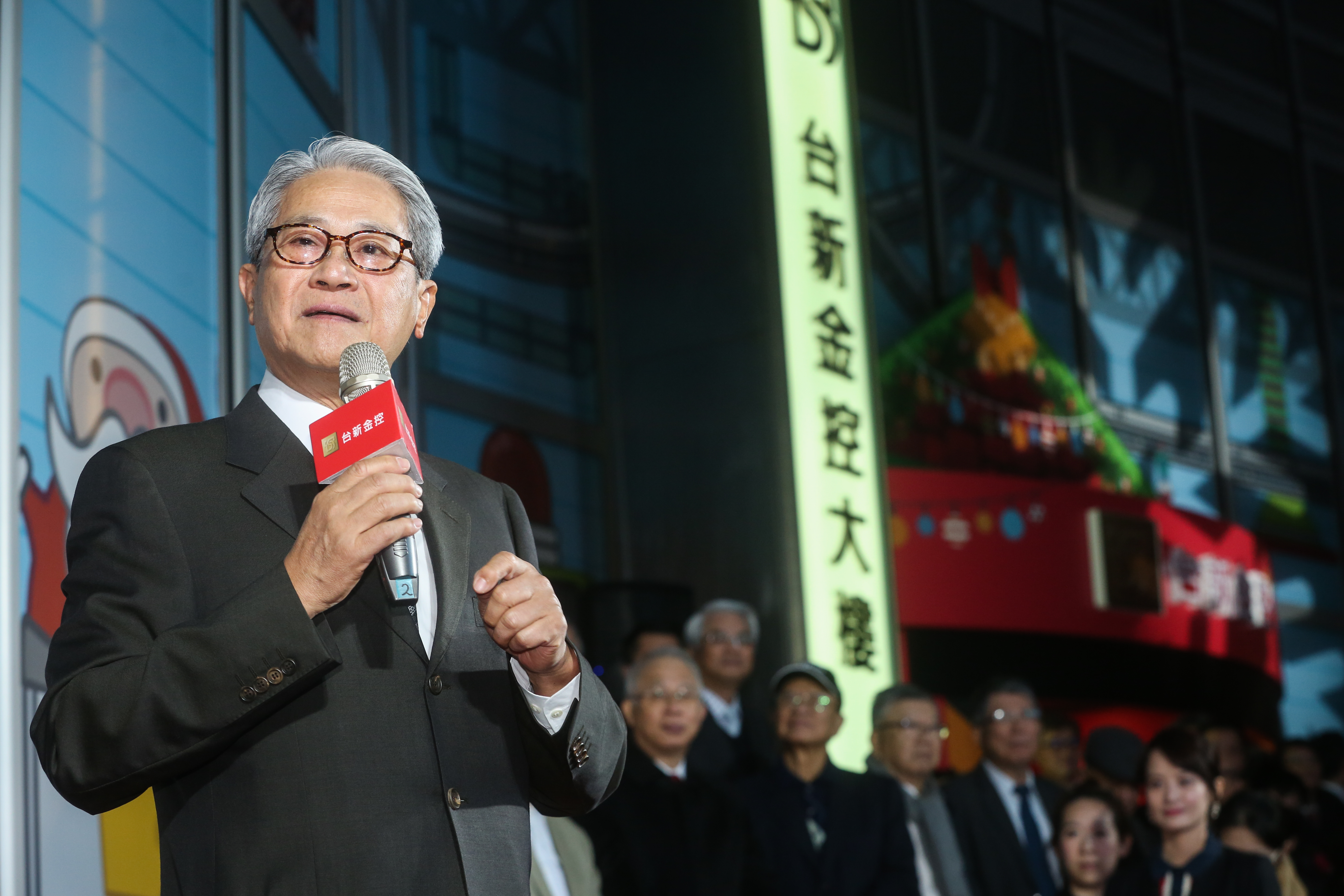 台新金改選董監,吳東亮為首的公司派成功捍衛。