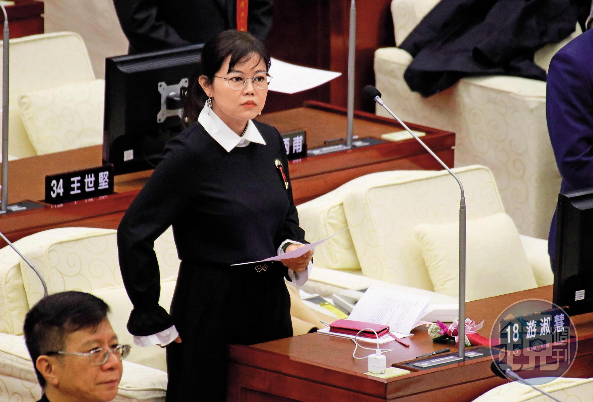 為了力挺游淑慧參選台北市內湖、南港區議員，郝龍斌不惜槓上國民黨台北市議會議長吳碧珠。