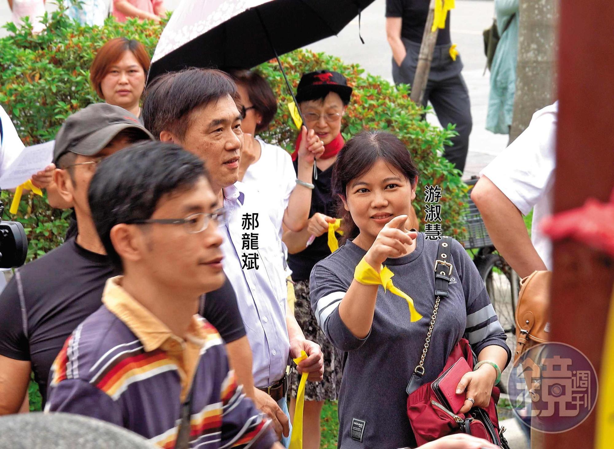 郝龍斌出席台大「反拔管」活動,游淑慧隨侍在側。