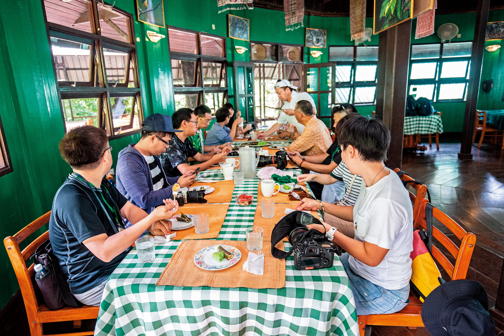 參加雨林一日遊的旅客，通常會在「Ulu Ulu National Park Resort」休息並吃些小點心墊肚子。