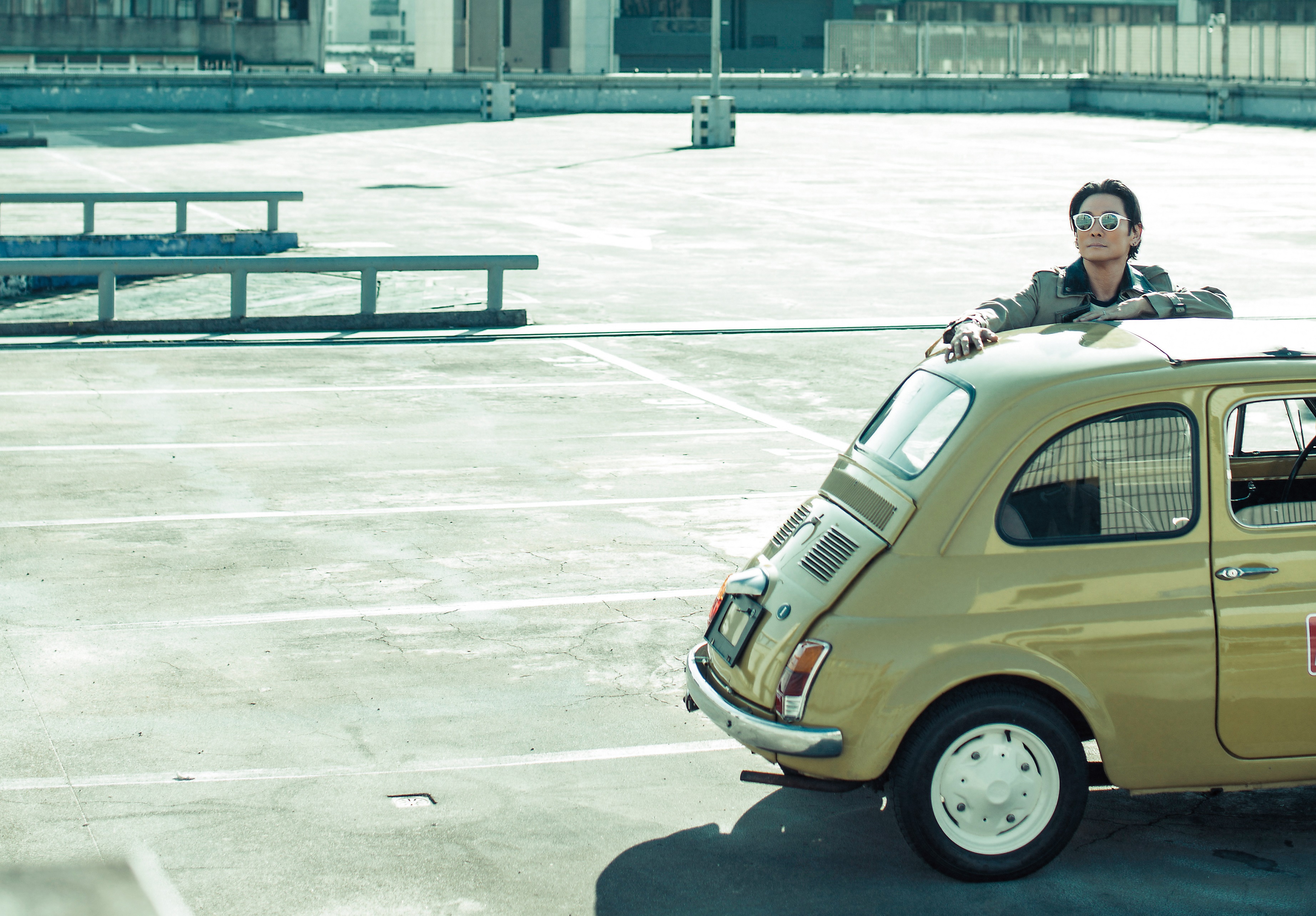 承認自己曾迷失於物質很多，現在仍愛漂亮、仍愛華服，但更體認到簡單原來有種味道。