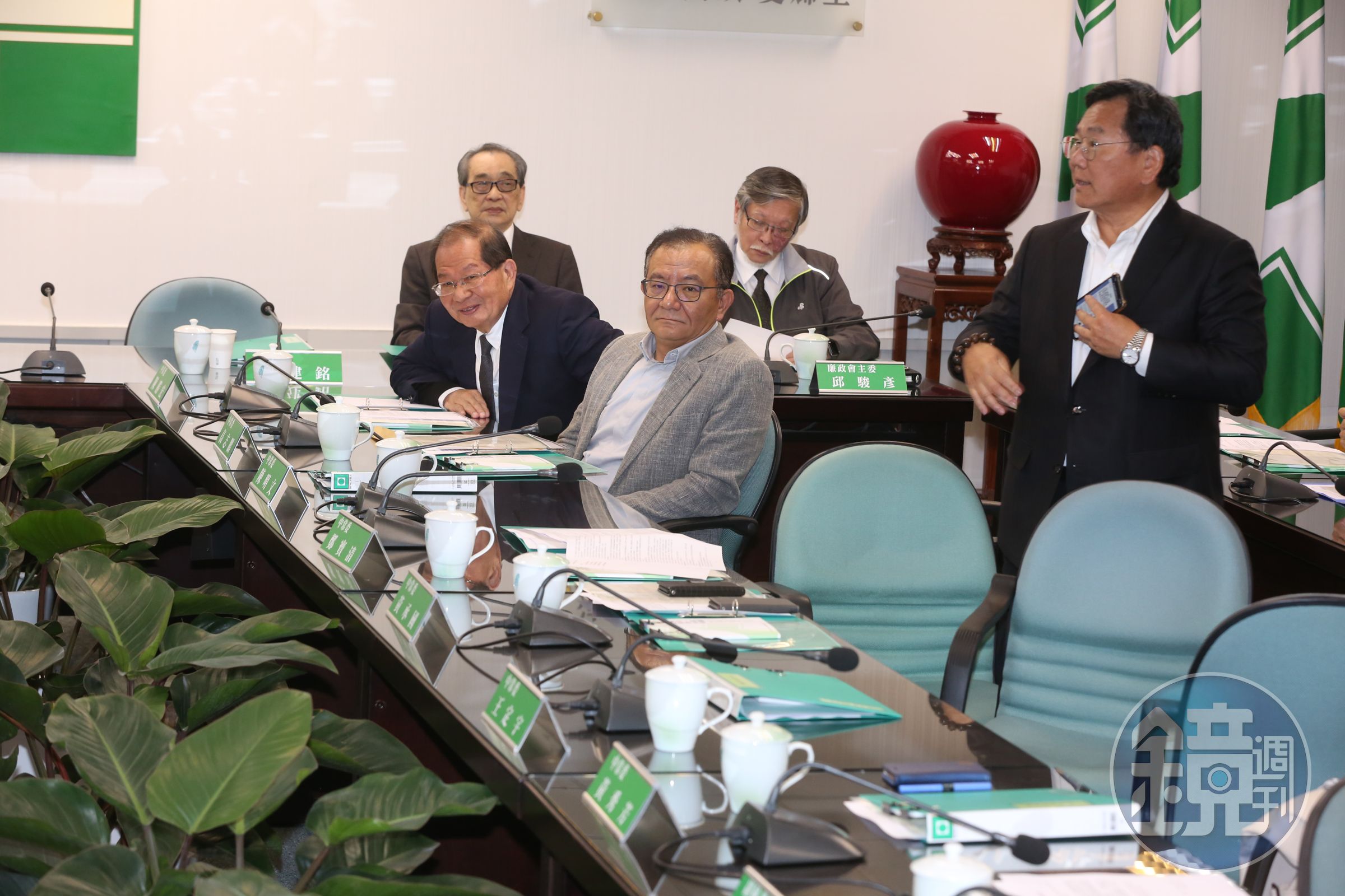 據了解，高志鵬今得知訊息後心情相當平靜，已邀集律師商討對策。