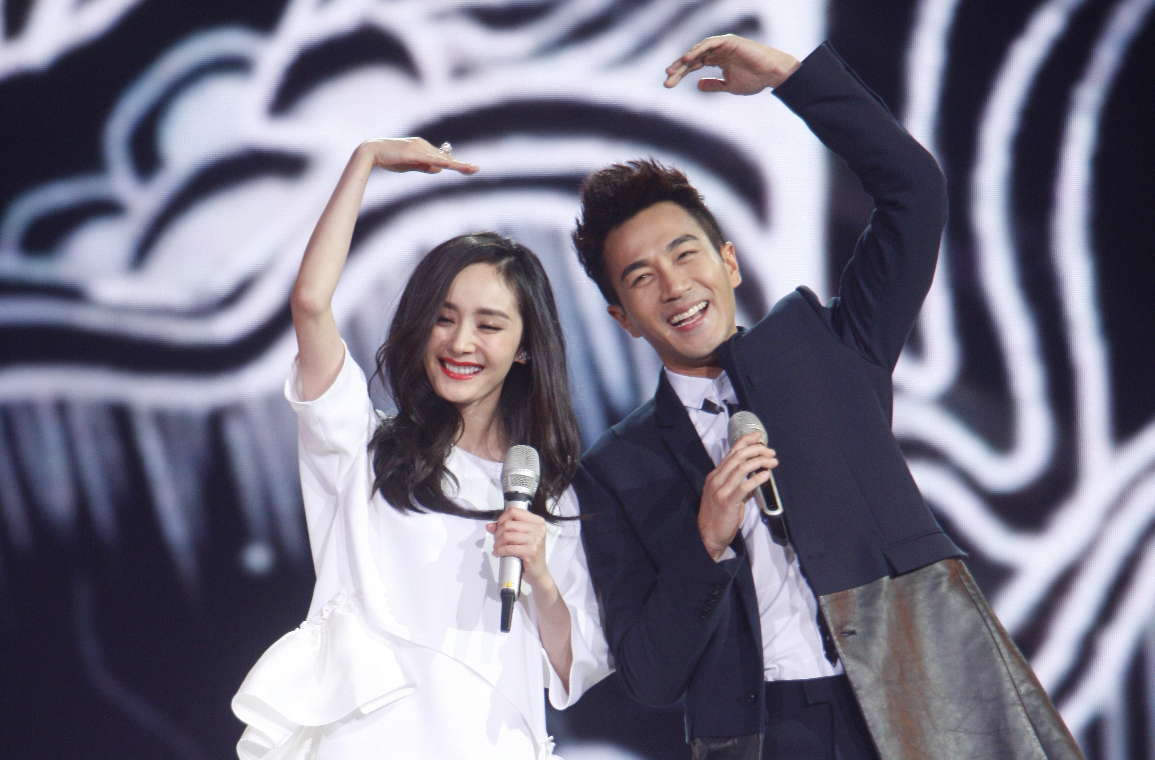 外傳楊冪為了拚事業，經常不在家，3年內僅陪女兒37天。（東方IC）