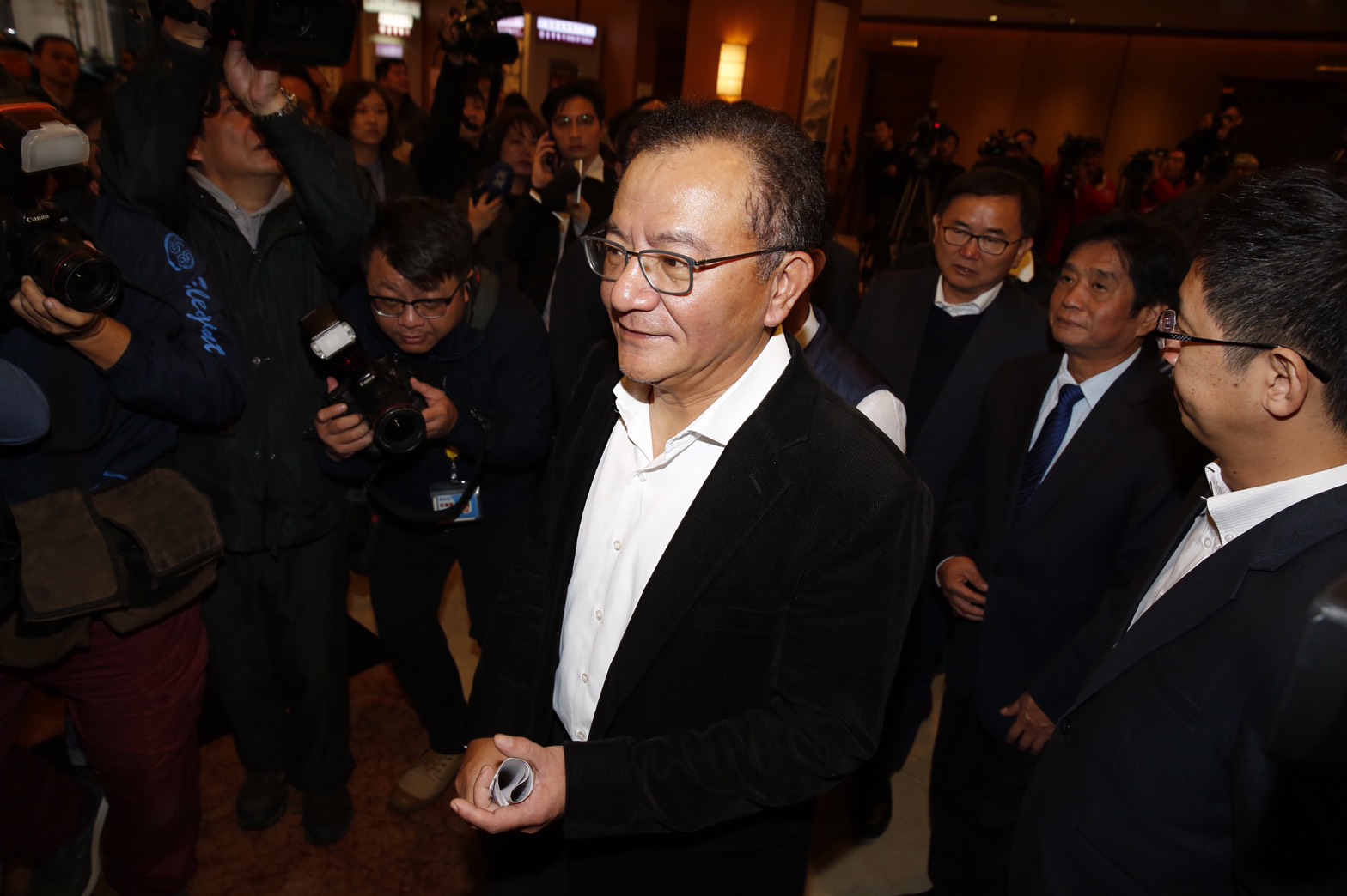不少黨內立委到場聲援高志鵬,右起為蔡適應、吳琪銘、劉櫂豪。