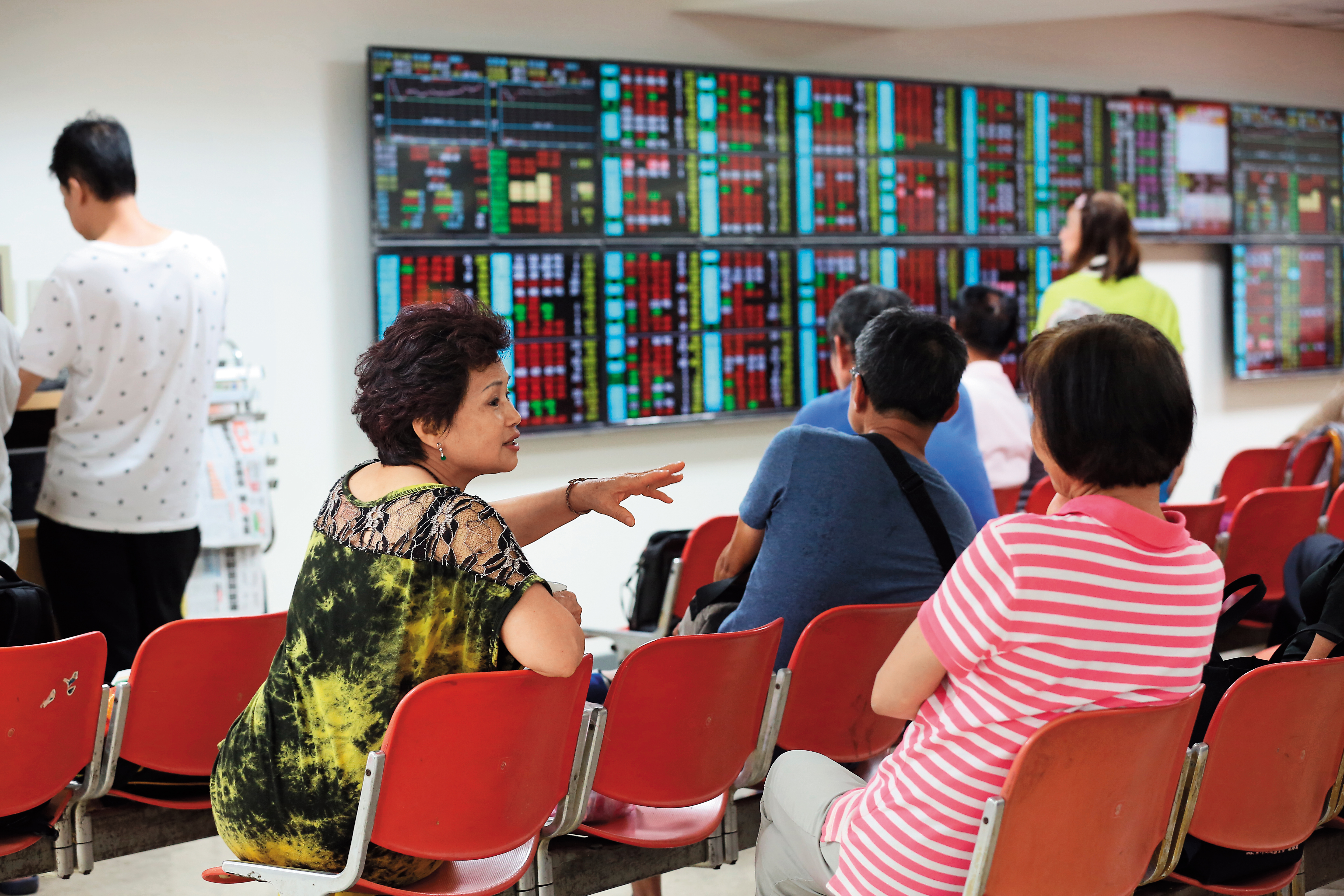 上市櫃公司近年發放的現金股利持續增加，讓存股族每年都有穩定的現金流入袋。