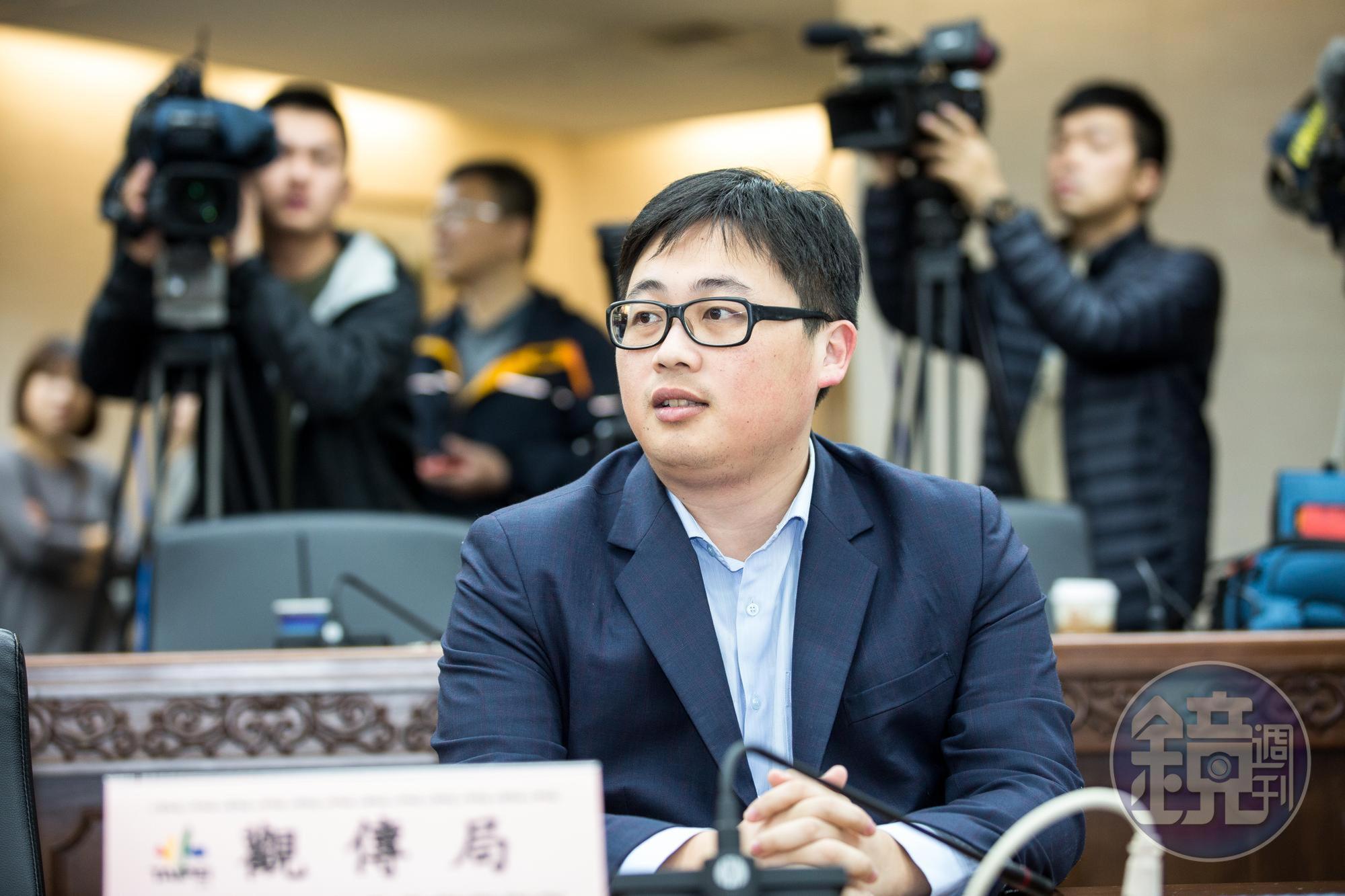 新任觀傳局長劉奕霆拍板明年起台北燈會停止發放小提燈。