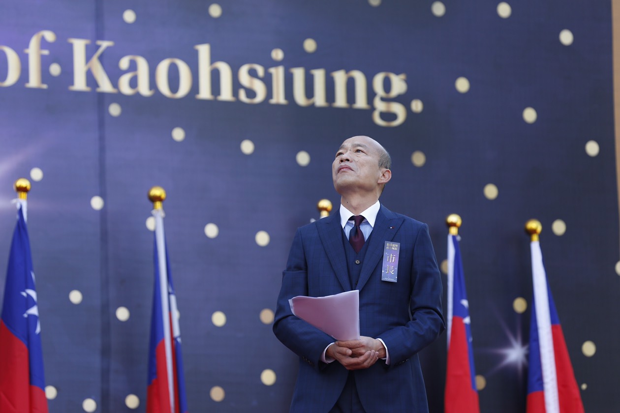 高雄新市長韓國瑜逐步爭取陸資投資高雄、購買房地產，引起許多網友與民眾熱議。