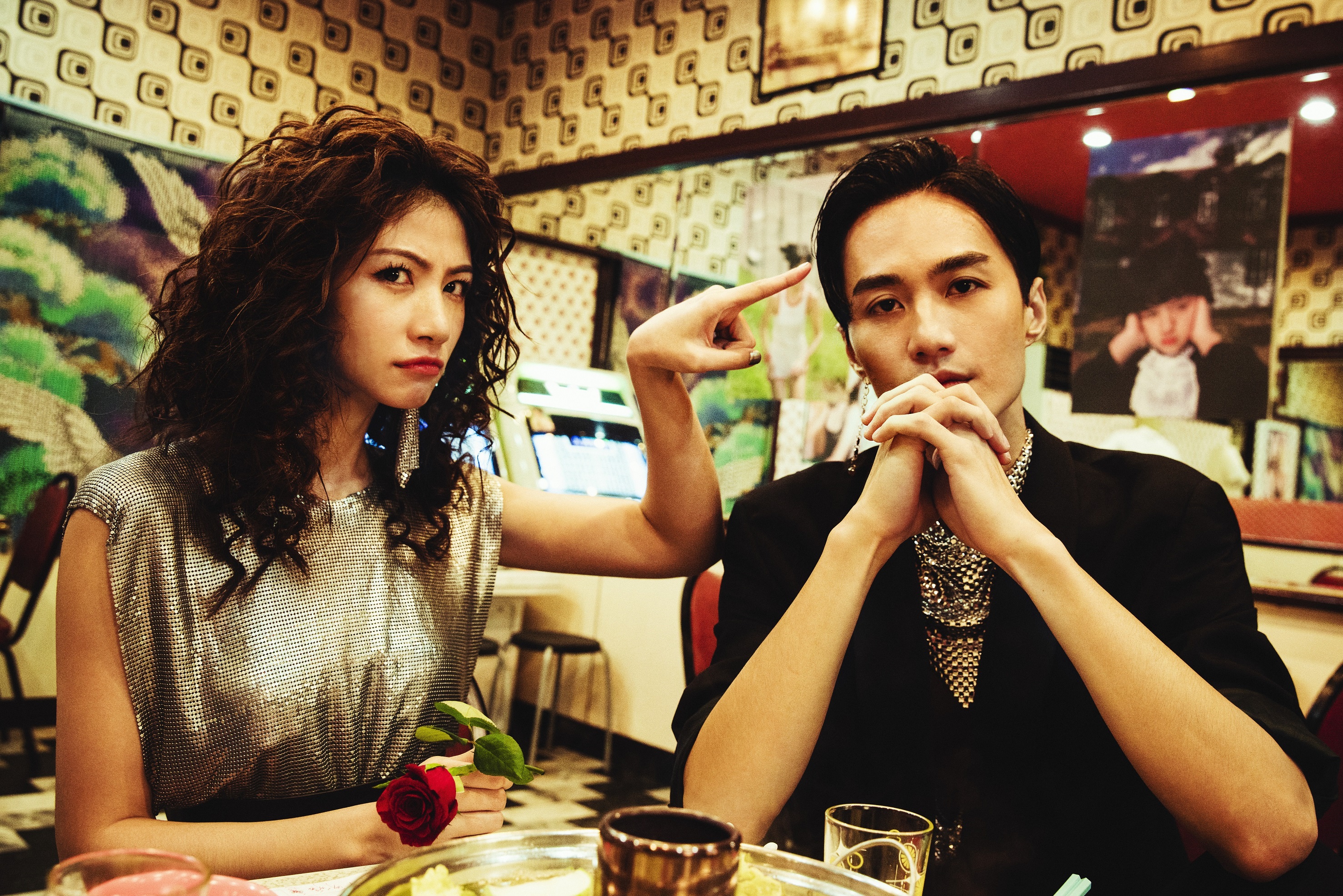 李千那與李英宏在MV中扮演歡喜冤家。（樂是達提供）