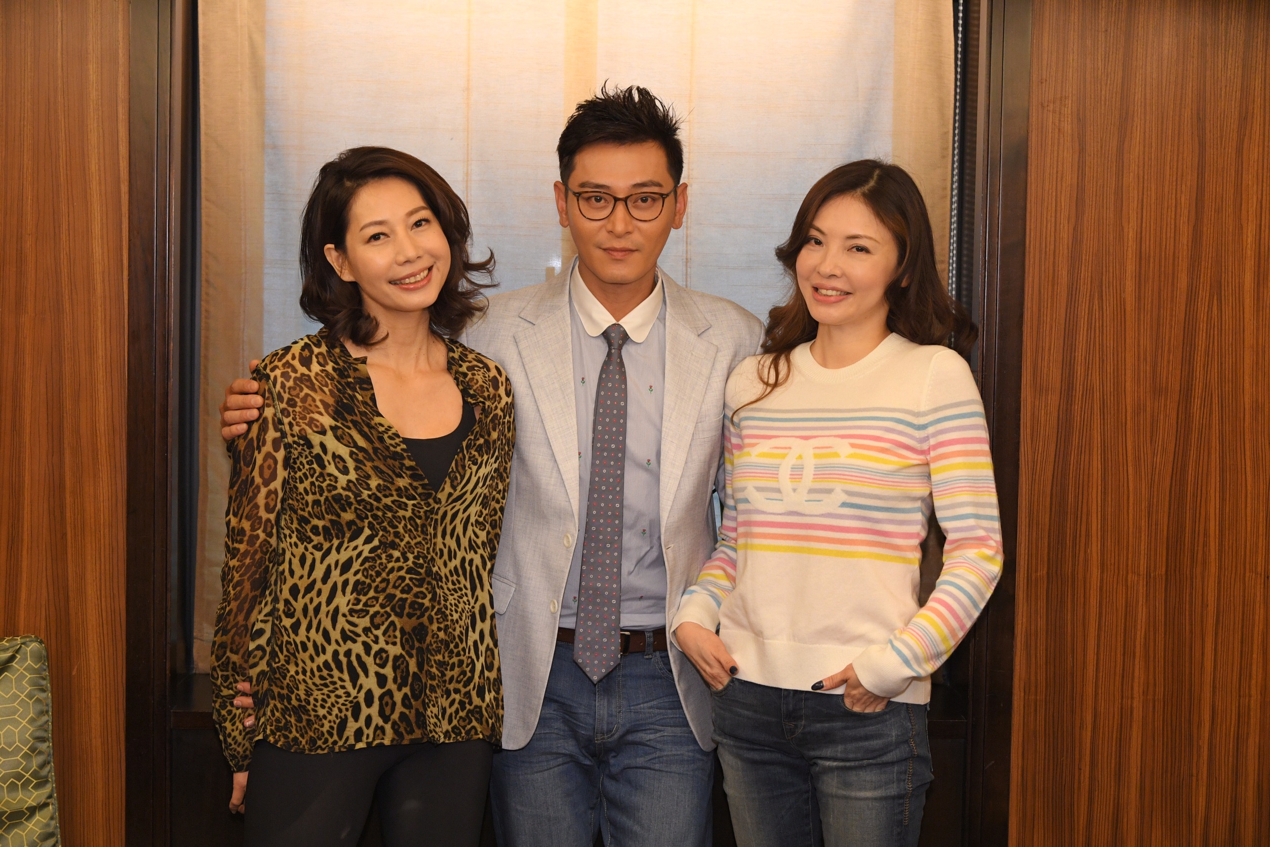 丁寧（左）與何如芸（右）飾演陳冠霖的親媽與小媽。（三立提供）