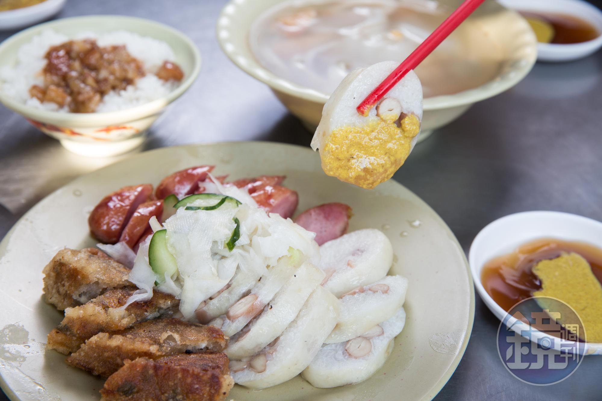 阿龍香腸熟肉的糯米腸為自家灌製,花生粒大顆香氣濃。