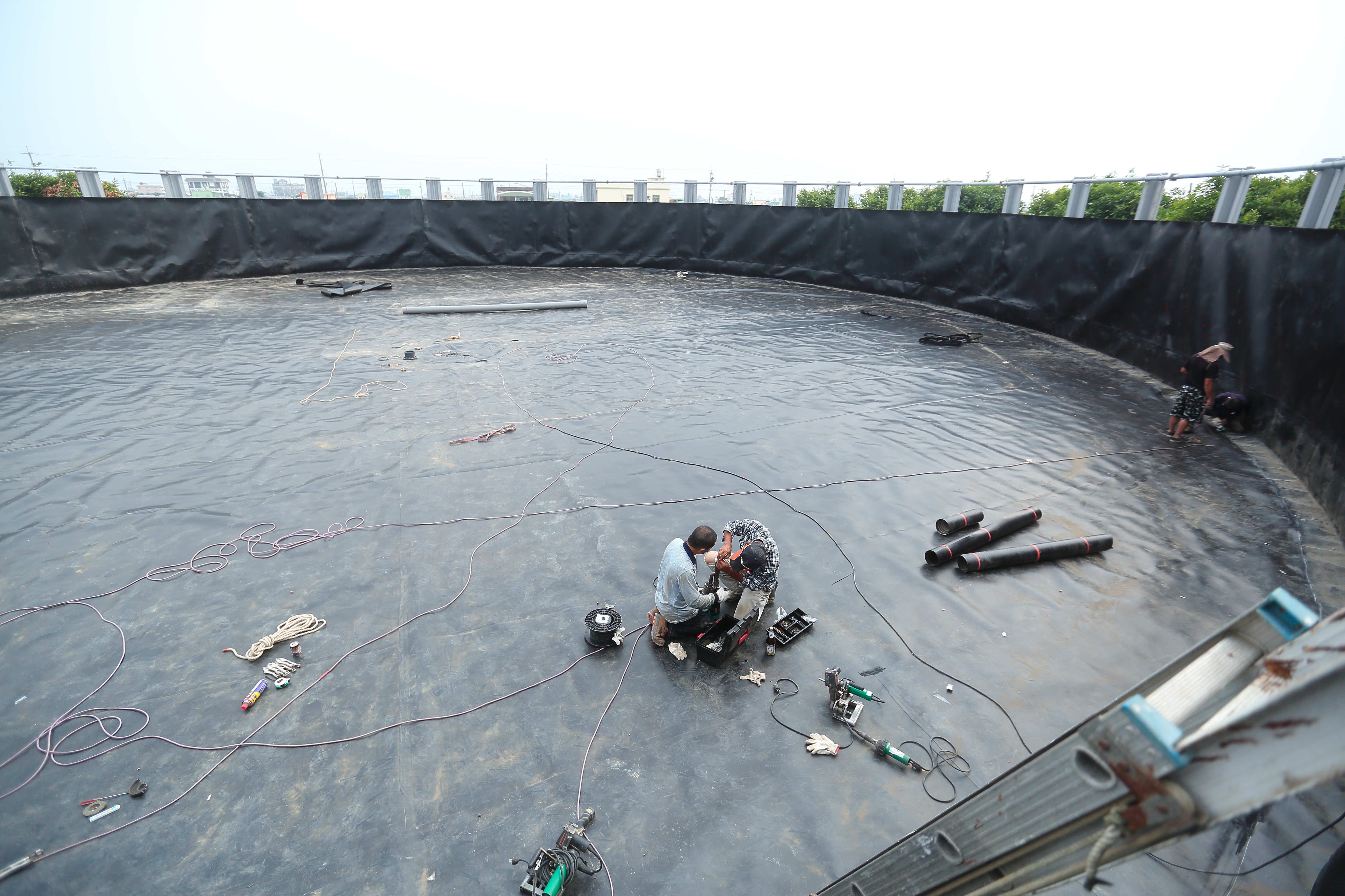 第三座養殖場預定明年三月就可開始養東星斑，光是生態循環池就240坪大。