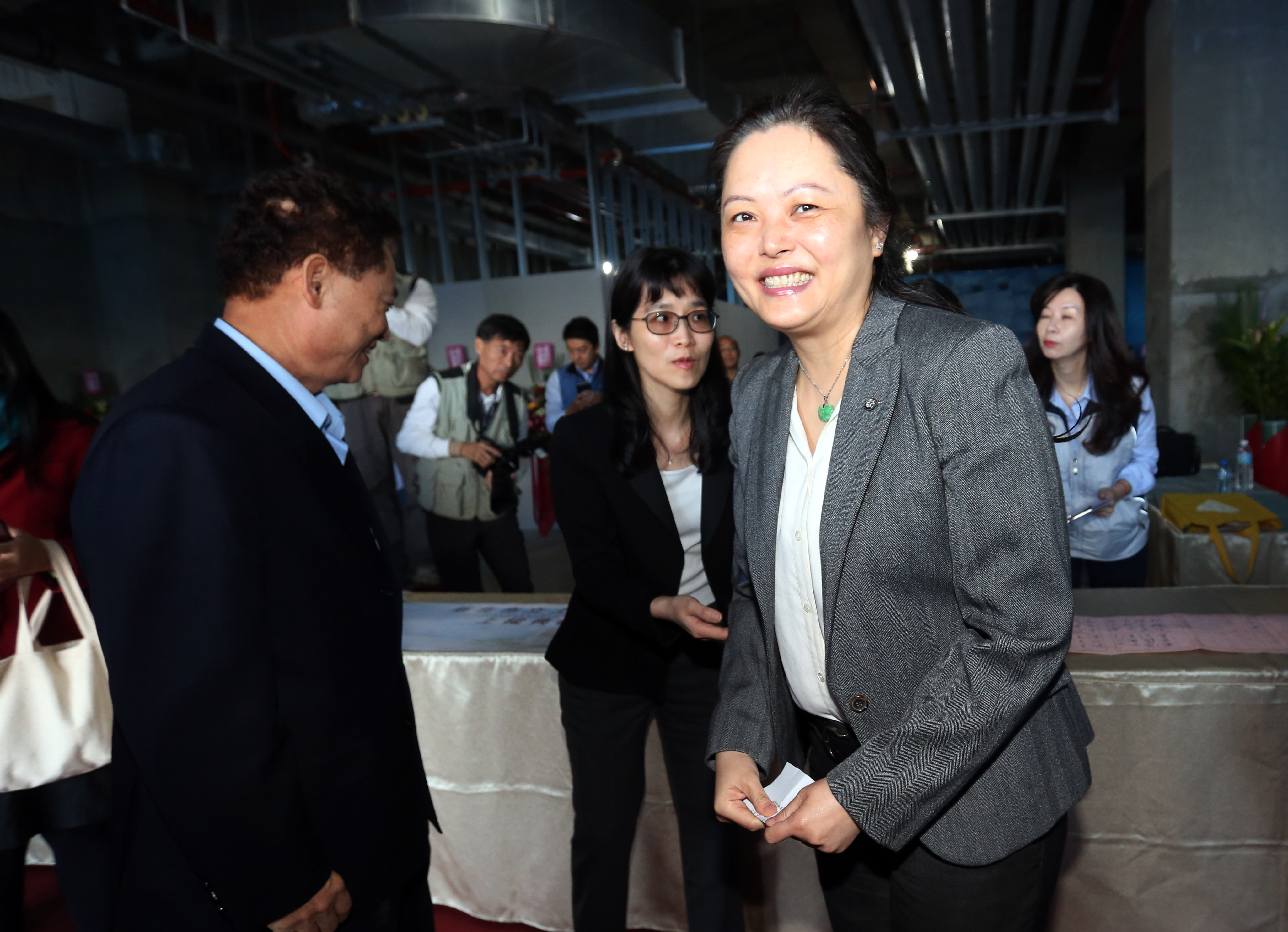 王瑞慧改變過去強勢作風，放手由專業領導。