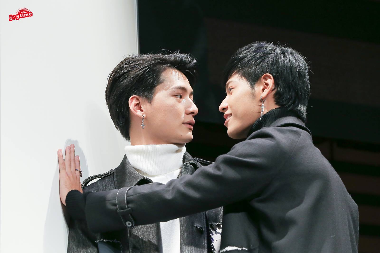 《一年生》2位主角Krist（左）和Singto在日本舉行首次2人見面會。（佳音娛樂提供）