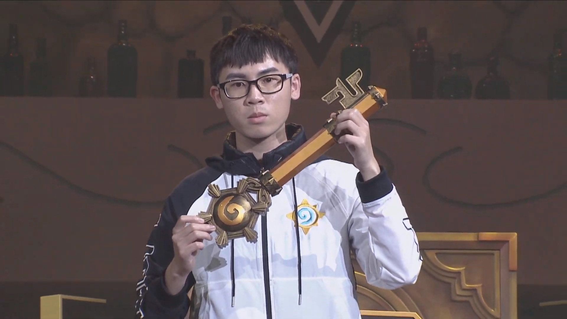 承泰不要擊敗一路過關斬將擊敗各國好手，獲得2018《爐石戰記》全明星邀請賽冠軍。（翻攝自BlizzardEsportsTW YouTube）