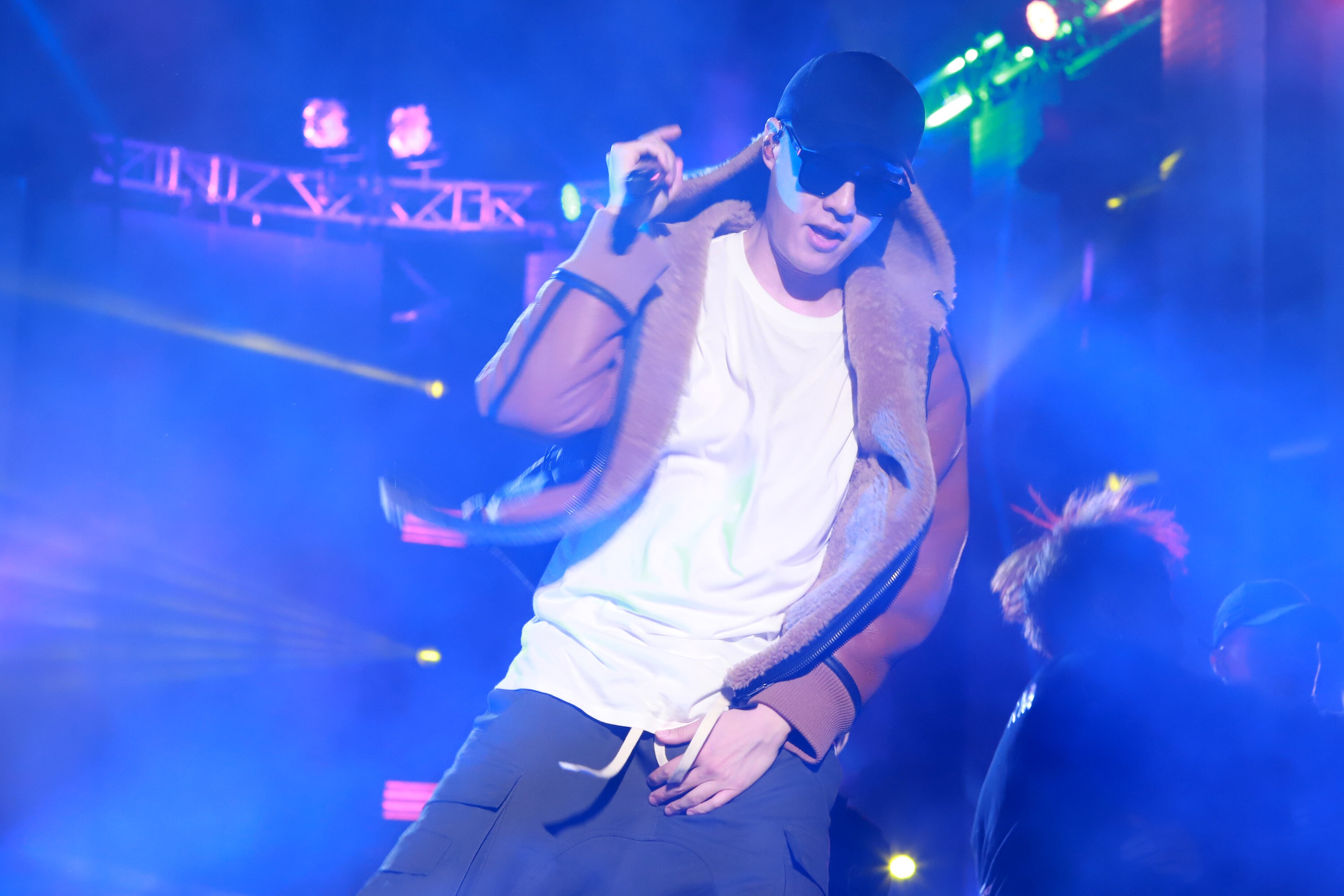 周湯豪賣力彩排，十分帥氣。（民視提供）