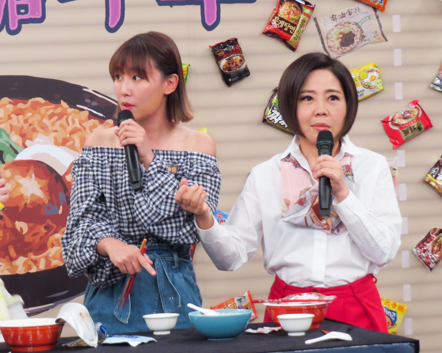 于美人與他人不同的泡麵方式，李懿試吃後認為真的比較好吃。（衛視中文台提供）