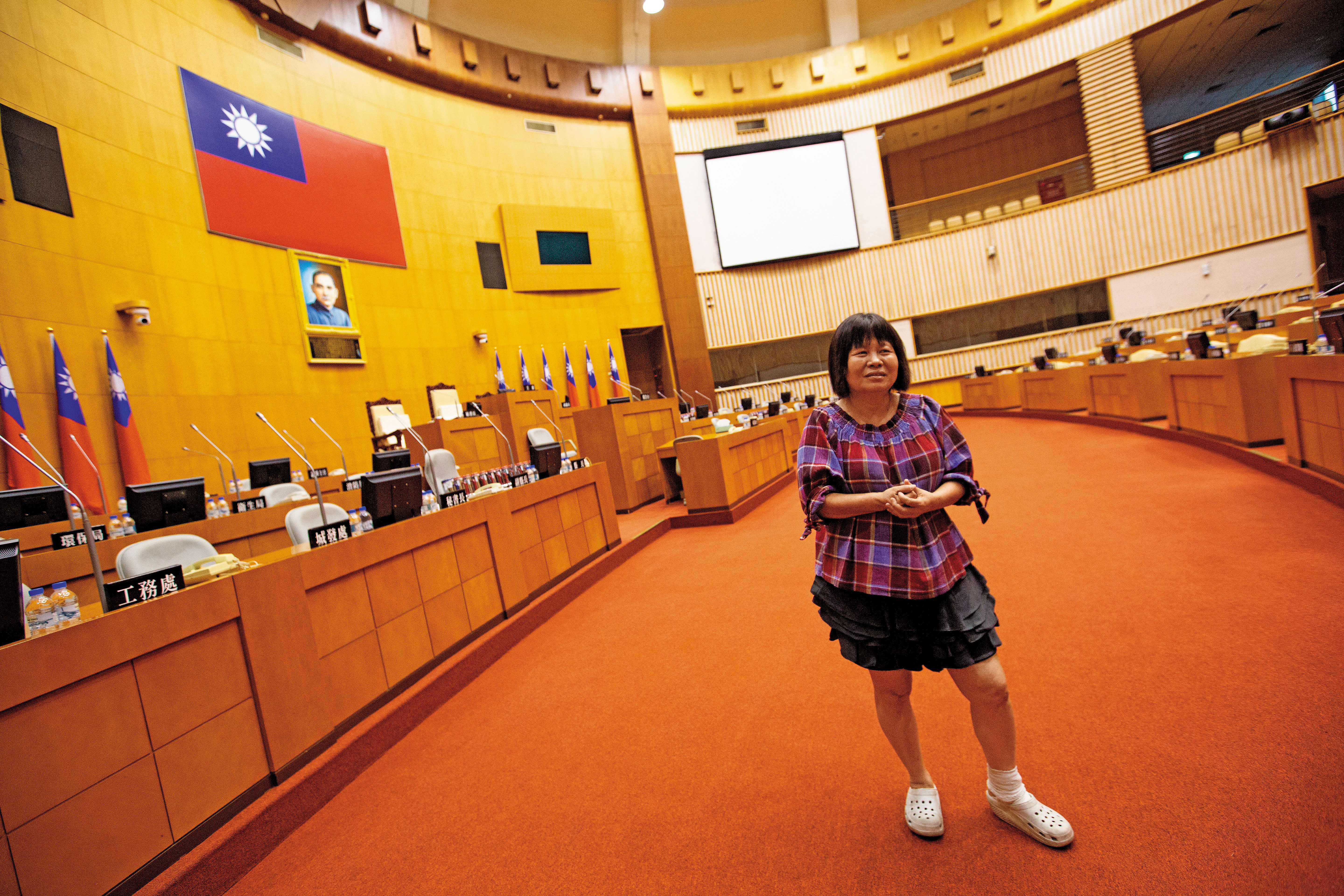 蔣月惠說：「上次選議長，他們叫我選誰，我就乖乖選誰；哼！這次，我要投我自己一票。」