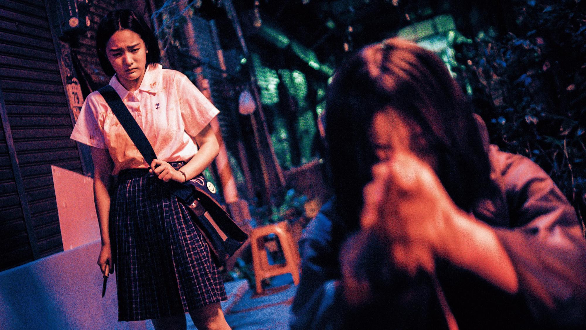 王淨(左)參演懸疑片《靈佔》，在不同類型片中嘗試新的演出。（公視提供）