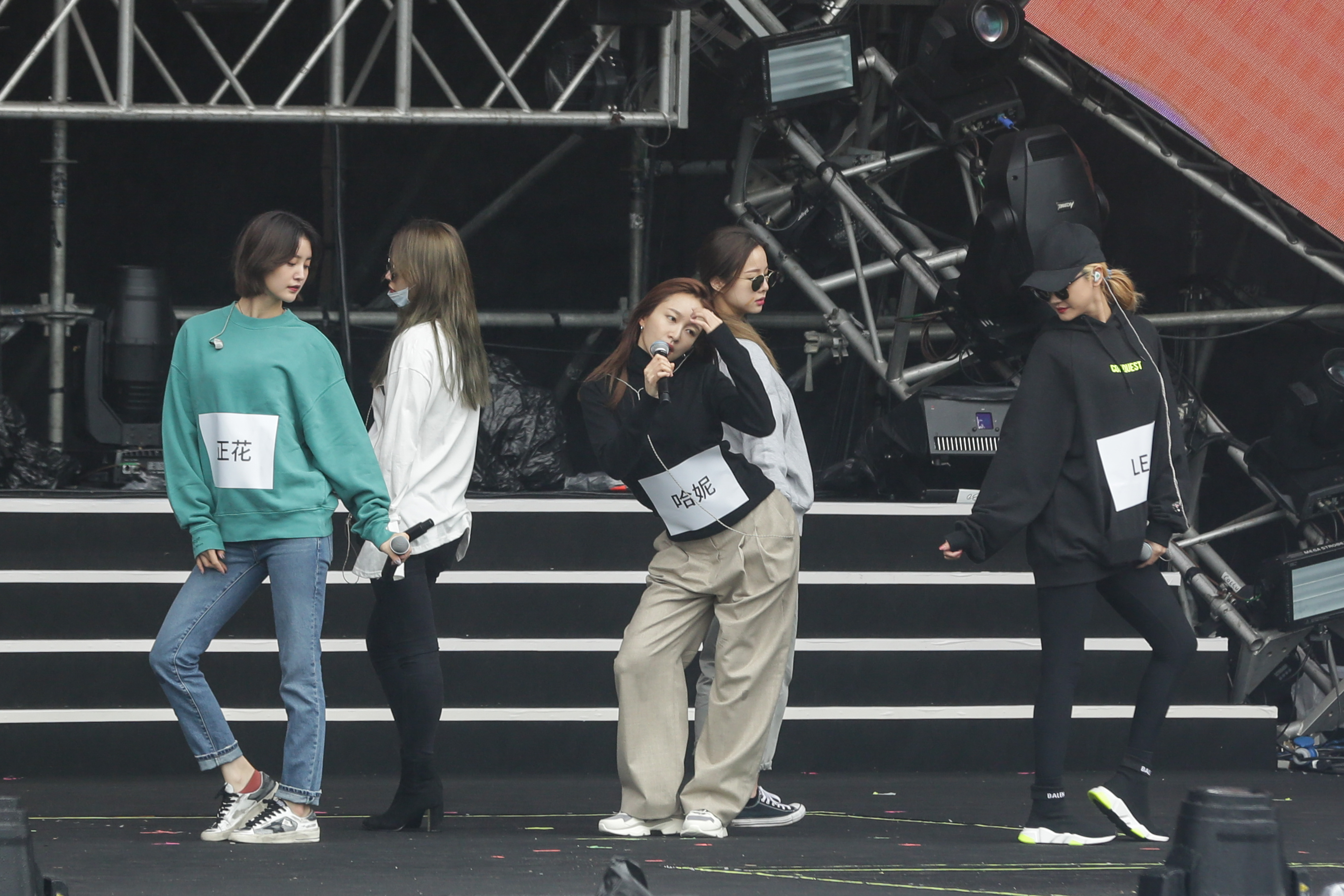 EXID今（31日）為《台北最HIGH新年城》跨年晚會彩排。