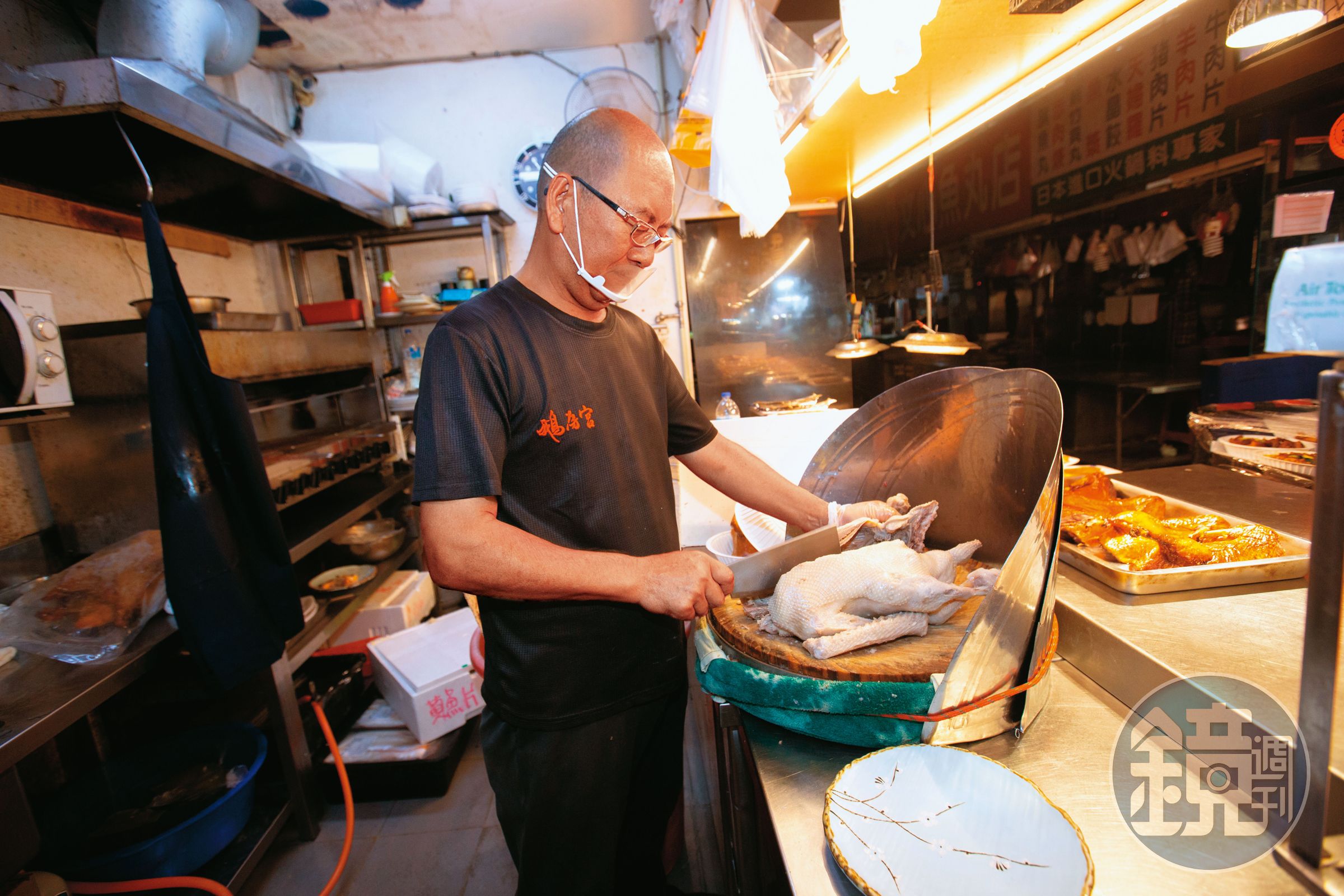 鵝房宮另外一位創辦人巫鑫（圖），擅長鵝肉料理，目前新一點利市場的創始店由他看場，另2家餐廳則由張志民負責。